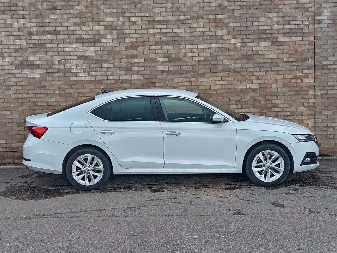 A 2021 SKODA OCTAVIA 1.4 TSI iV 13kWh SE L Hatchback 5dr Petrol Plug-in Hybrid DSG Euro 6 (s/s) A 2021 SKODA OCTAVIA 1.4 TSI iV 13kWh SE L Hatchback 5dr Petrol Plug-in Hybrid DSG Euro 6 (s/s)
