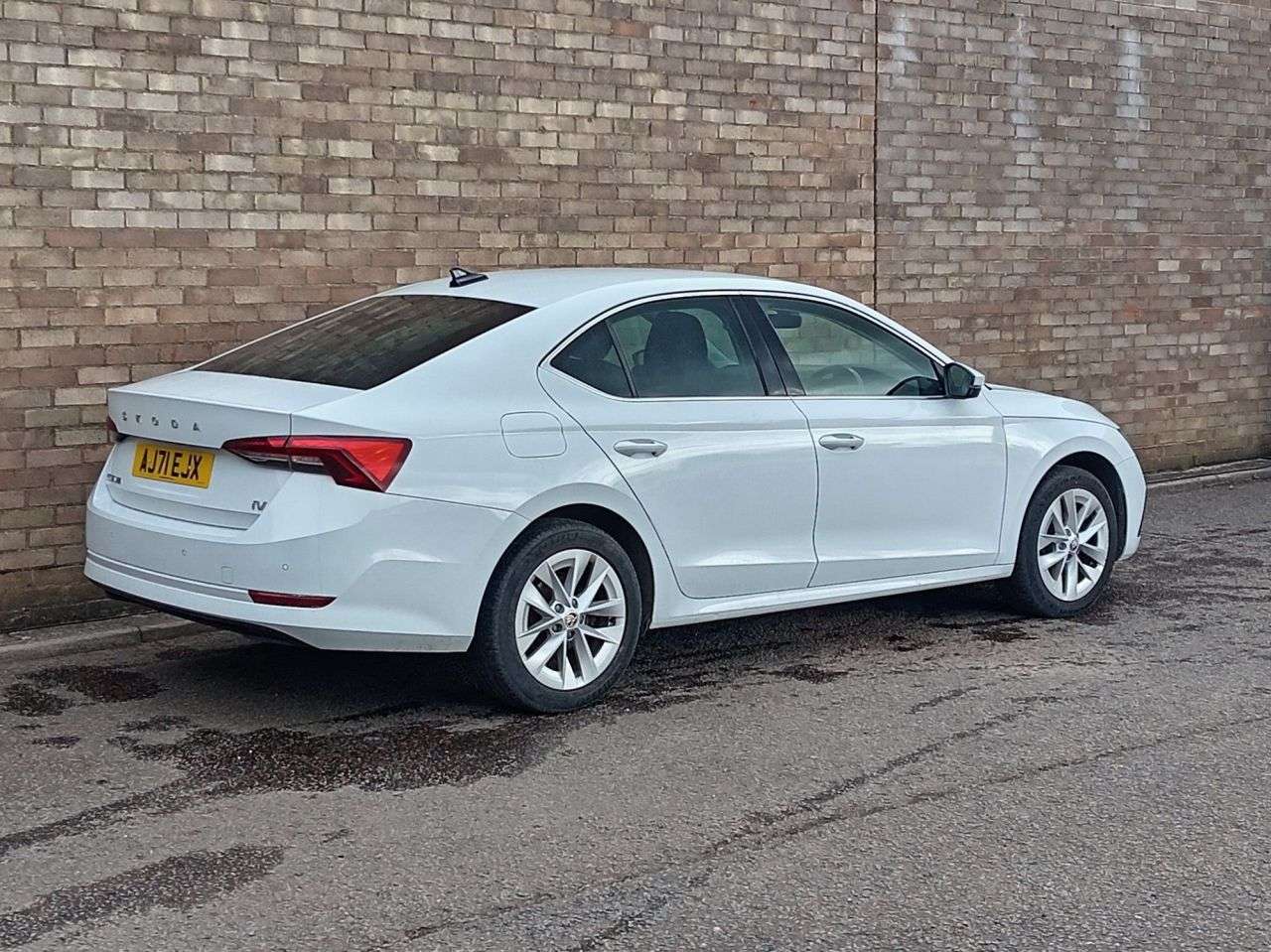 A 2021 SKODA OCTAVIA 1.4 TSI iV 13kWh SE L Hatchback 5dr Petrol Plug-in Hybrid DSG Euro 6 (s/s) A 2021 SKODA OCTAVIA 1.4 TSI iV 13kWh SE L Hatchback 5dr Petrol Plug-in Hybrid DSG Euro 6 (s/s)