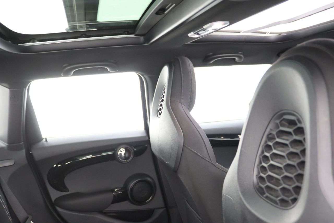 A 2019 MINI HATCH 1.5 Cooper Sport Hatchback 5dr Petrol Manual Euro 6 (s/s) (136 ps) A 2019 MINI HATCH 1.5 Cooper Sport Hatchback 5dr Petrol Manual Euro 6 (s/s) (136 ps)