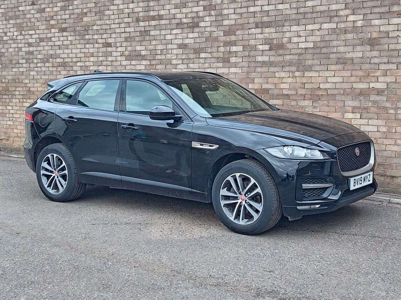 A 2019 JAGUAR F-PACE 2.0 D180 R-Sport SUV 5dr Diesel Auto Euro 6 (s/s) (180 ps) A 2019 JAGUAR F-PACE 2.0 D180 R-Sport SUV 5dr Diesel Auto Euro 6 (s/s) (180 ps)