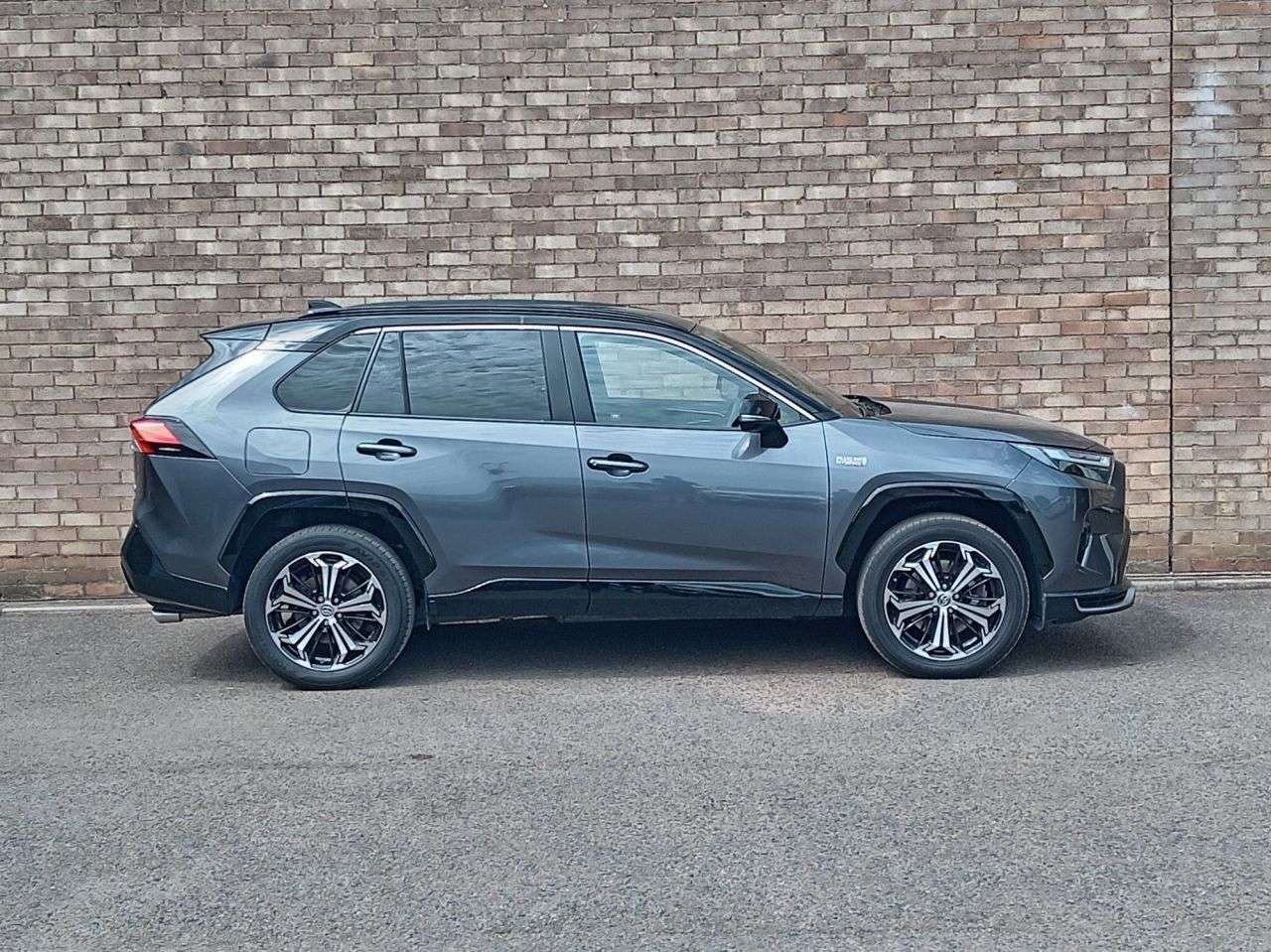 A 2022 TOYOTA RAV4 2.5 VVT 18.1kWh Dynamic SUV 5dr Petrol Plug-in Hybrid CVT 4WD Euro 6 (s/s) A 2022 TOYOTA RAV4 2.5 VVT 18.1kWh Dynamic SUV 5dr Petrol Plug-in Hybrid CVT 4WD Euro 6 (s/s)