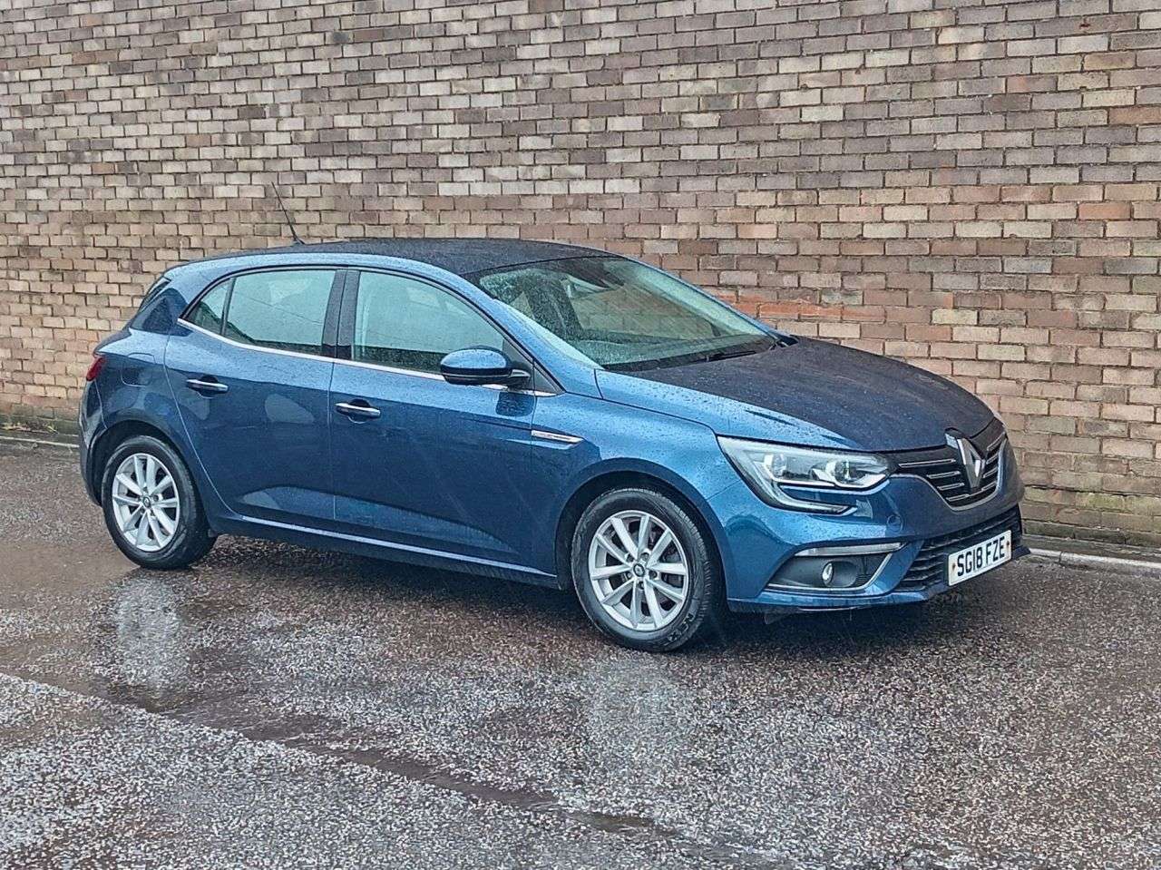 A 2018 RENAULT MEGANE 1.2 TCe Dynamique Nav Hatchback 5dr Petrol Manual Euro 6 (s/s) (130 ps) A 2018 RENAULT MEGANE 1.2 TCe Dynamique Nav Hatchback 5dr Petrol Manual Euro 6 (s/s) (130 ps)