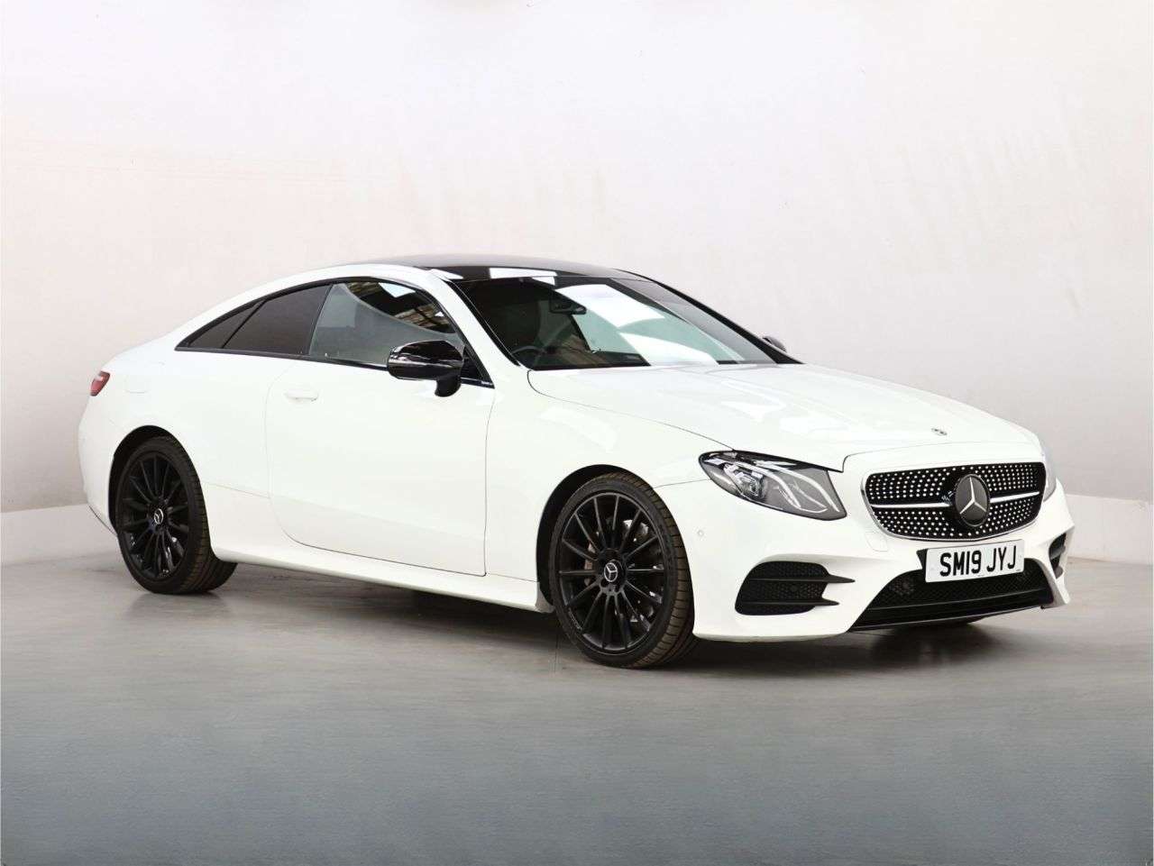 A 2019 MERCEDES-BENZ E CLASS 2.0 E300 GPF AMG Line Coupe 2dr Petrol G-Tronic+ Euro 6 (s/s) (245 ps) A 2019 MERCEDES-BENZ E CLASS 2.0 E300 GPF AMG Line Coupe 2dr Petrol G-Tronic+ Euro 6 (s/s) (245 ps)