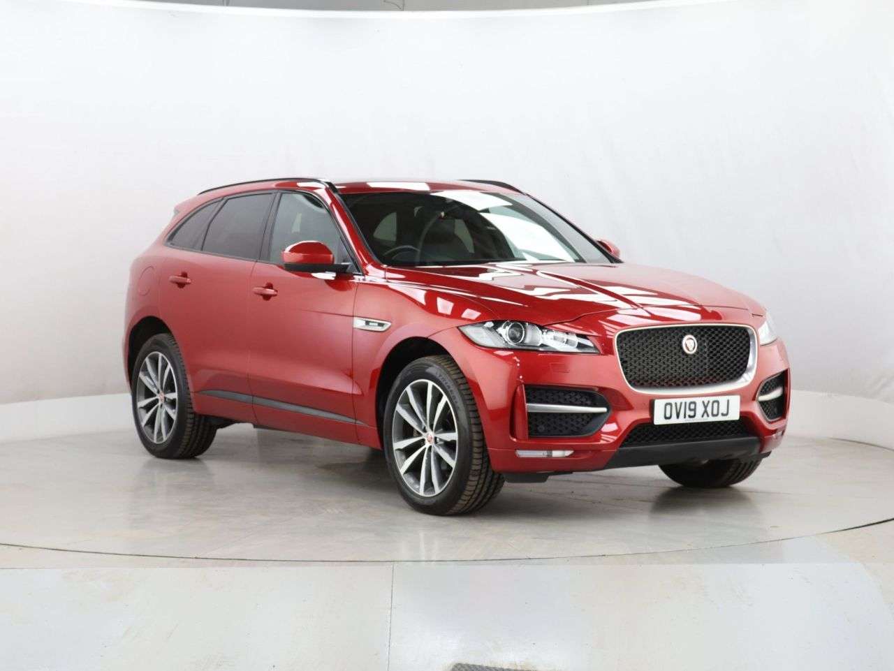 A 2019 JAGUAR F-PACE 2.0 D180 R-Sport SUV 5dr Diesel Auto AWD Euro 6 (s/s) (180 ps) A 2019 JAGUAR F-PACE 2.0 D180 R-Sport SUV 5dr Diesel Auto AWD Euro 6 (s/s) (180 ps)