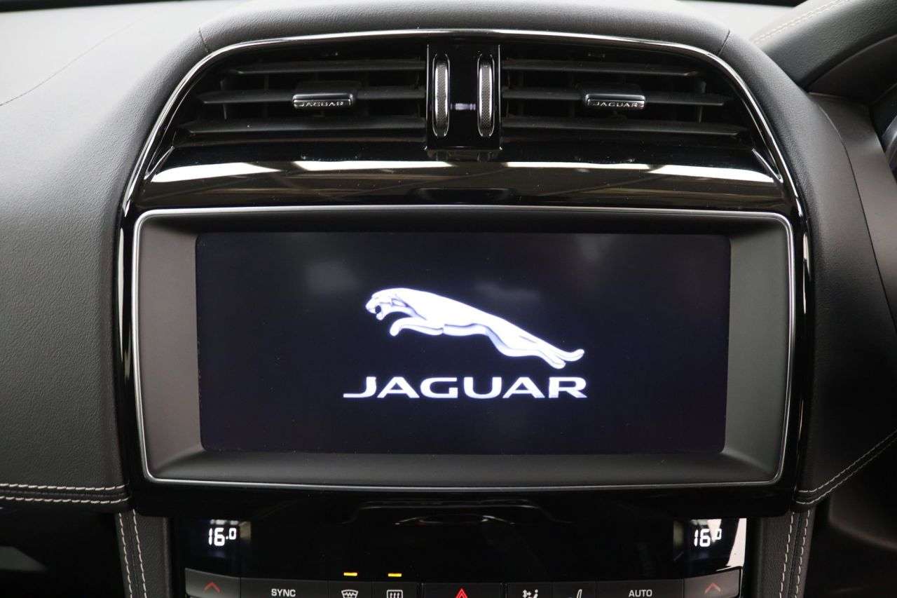 2019 JAGUAR F-PACE 2019 JAGUAR F-PACE