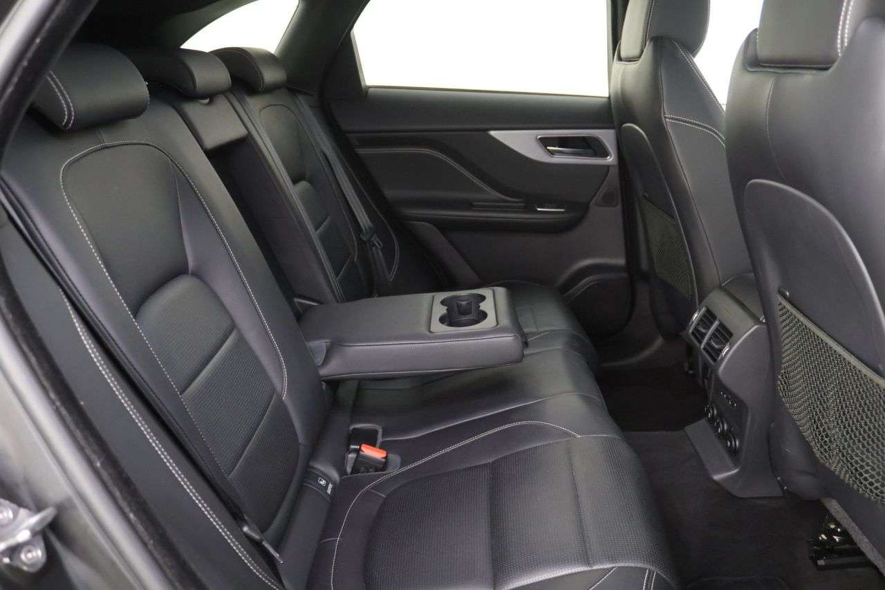 2019 JAGUAR F-PACE 2019 JAGUAR F-PACE