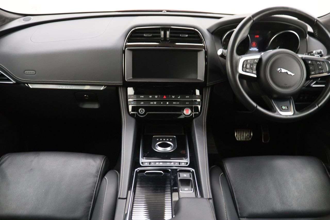 2019 JAGUAR F-PACE 2019 JAGUAR F-PACE