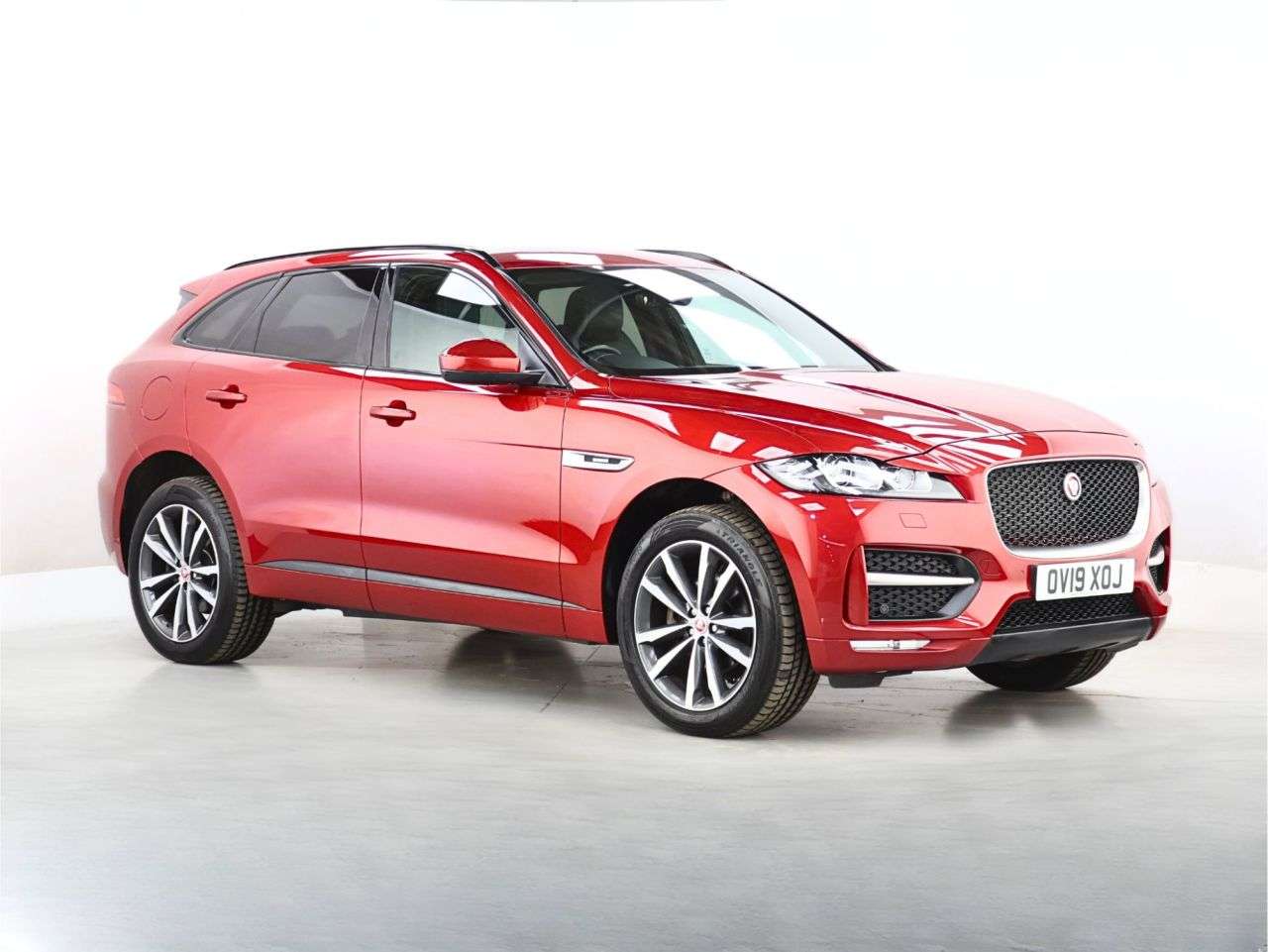 A 2019 JAGUAR F-PACE 2.0 D180 R-Sport SUV 5dr Diesel Auto AWD Euro 6 (s/s) (180 ps) A 2019 JAGUAR F-PACE 2.0 D180 R-Sport SUV 5dr Diesel Auto AWD Euro 6 (s/s) (180 ps)