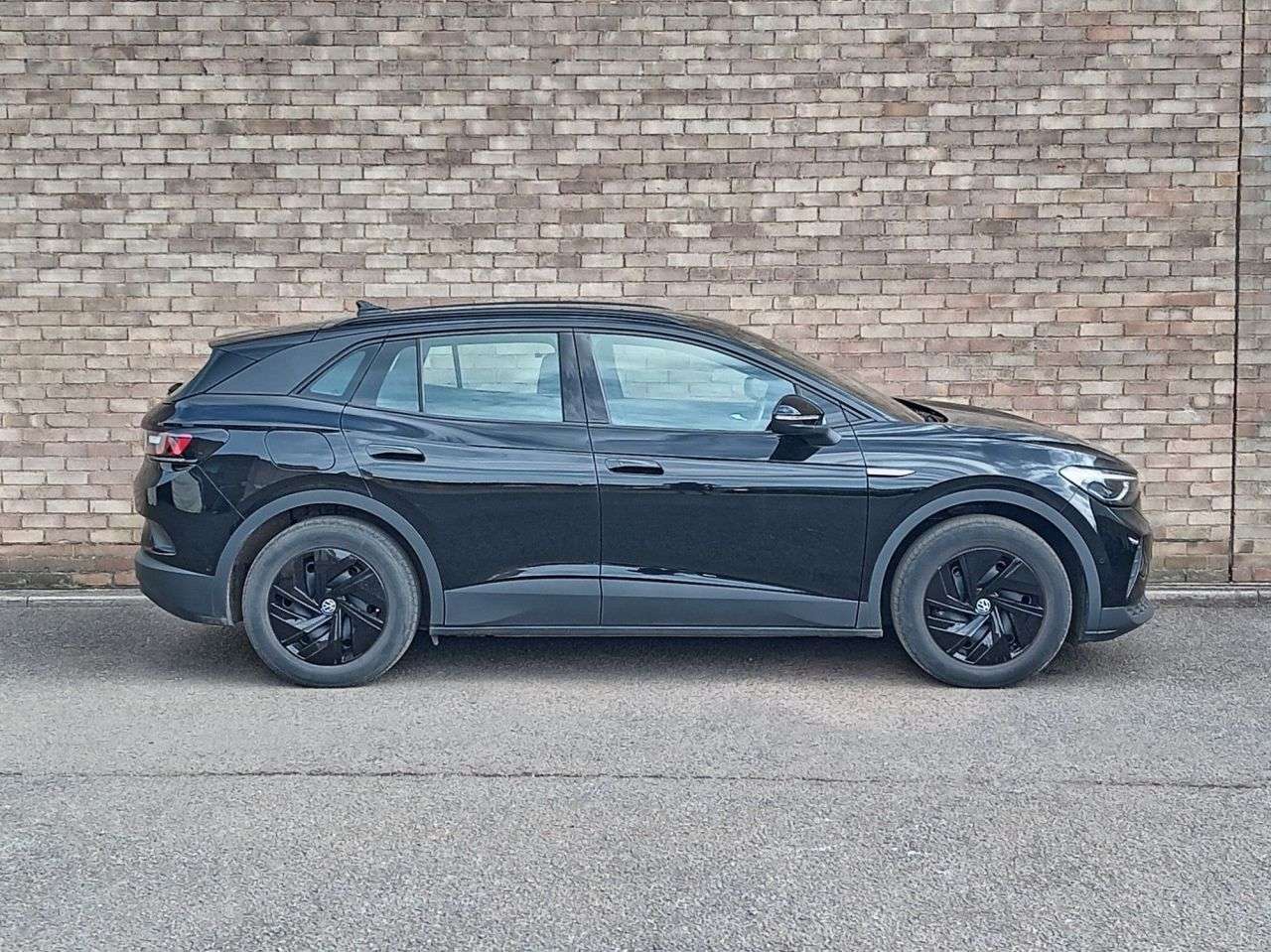 A 2022 VOLKSWAGEN ID4 Pure 52kWh Life SUV 5dr Electric Auto (148 ps) A 2022 VOLKSWAGEN ID4 Pure 52kWh Life SUV 5dr Electric Auto (148 ps)