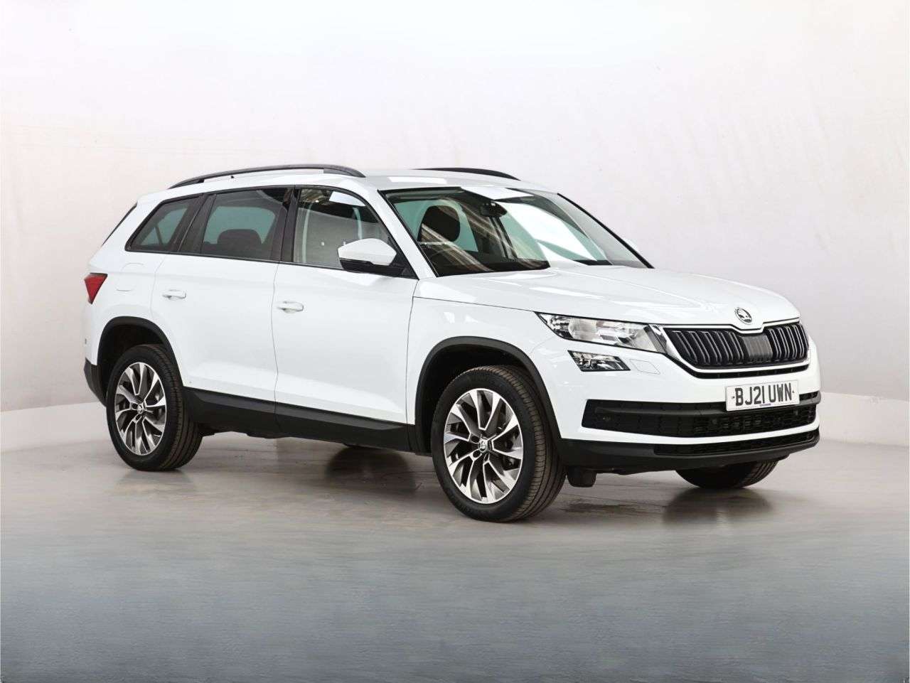 A 2021 SKODA KODIAQ 1.5 TSI ACT SE Drive SUV 5dr Petrol Manual Euro 6 (s/s) (7 Seat) (150 ps) A 2021 SKODA KODIAQ 1.5 TSI ACT SE Drive SUV 5dr Petrol Manual Euro 6 (s/s) (7 Seat) (150 ps)