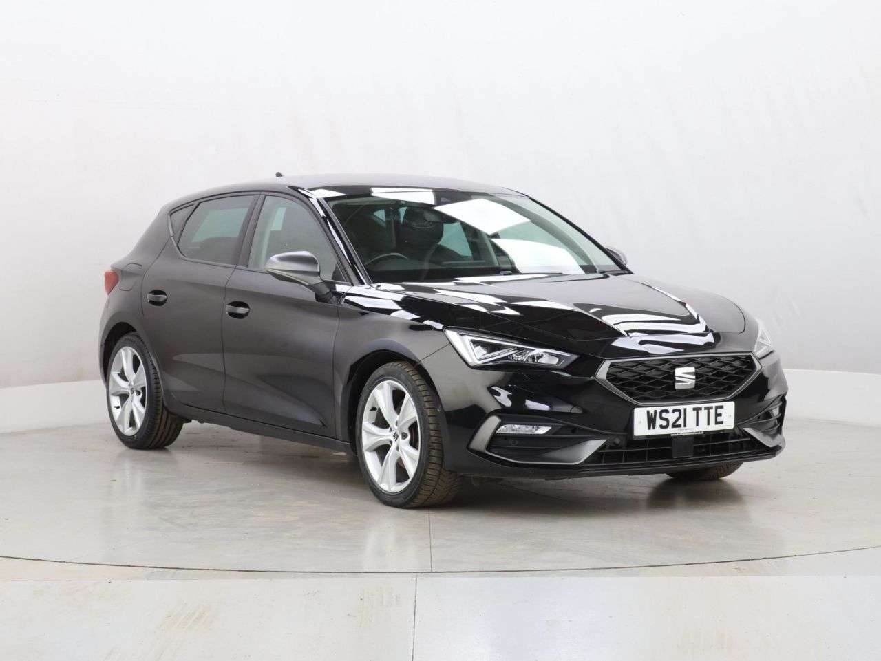 A 2021 SEAT LEON 1.5 TSI EVO FR Hatchback 5dr Petrol Manual Euro 6 (s/s) (130 ps) A 2021 SEAT LEON 1.5 TSI EVO FR Hatchback 5dr Petrol Manual Euro 6 (s/s) (130 ps)