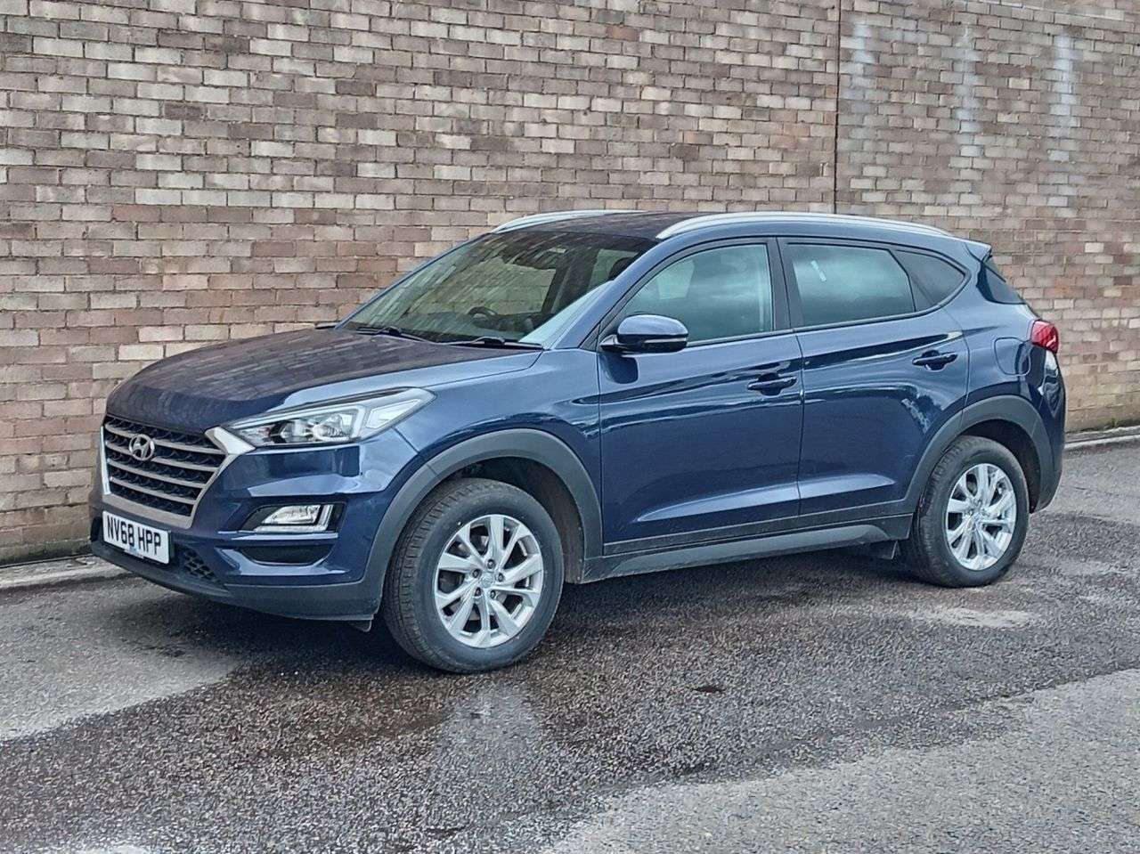 A 2018 HYUNDAI TUCSON 1.6 GDi Blue Drive SE Nav SUV 5dr Petrol Manual Euro 6 (s/s) (132 ps) A 2018 HYUNDAI TUCSON 1.6 GDi Blue Drive SE Nav SUV 5dr Petrol Manual Euro 6 (s/s) (132 ps)