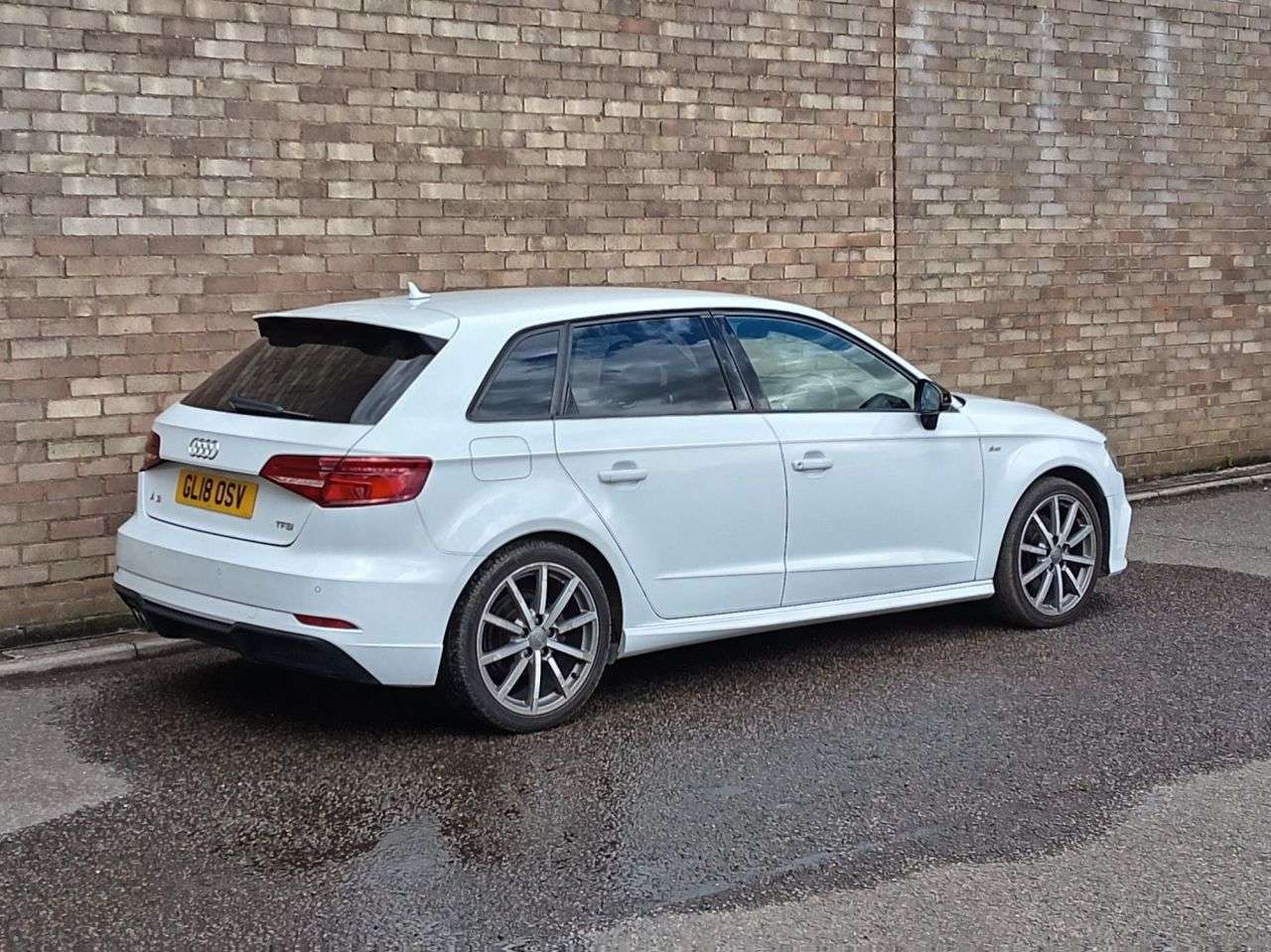 A 2018 AUDI A3 1.5 TFSI CoD Black Edition Sportback 5dr Petrol Manual Euro 6 (s/s) (150 ps A 2018 AUDI A3 1.5 TFSI CoD Black Edition Sportback 5dr Petrol Manual Euro 6 (s/s) (150 ps