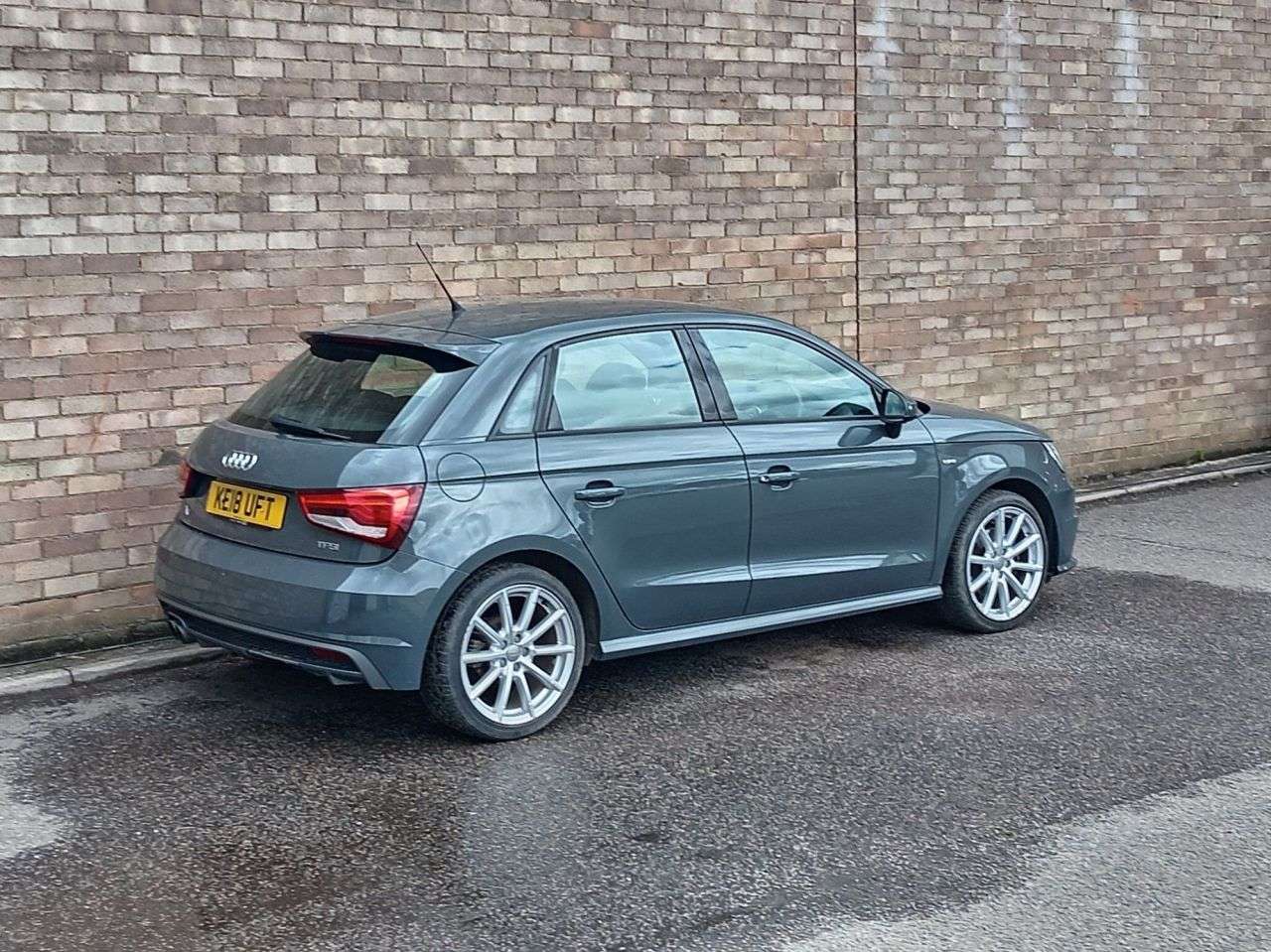 A 2018 AUDI A1 1.4 TFSI S line Sportback 5dr Petrol S Tronic Euro 6 (s/s) (Nav) (125 ps) A 2018 AUDI A1 1.4 TFSI S line Sportback 5dr Petrol S Tronic Euro 6 (s/s) (Nav) (125 ps)