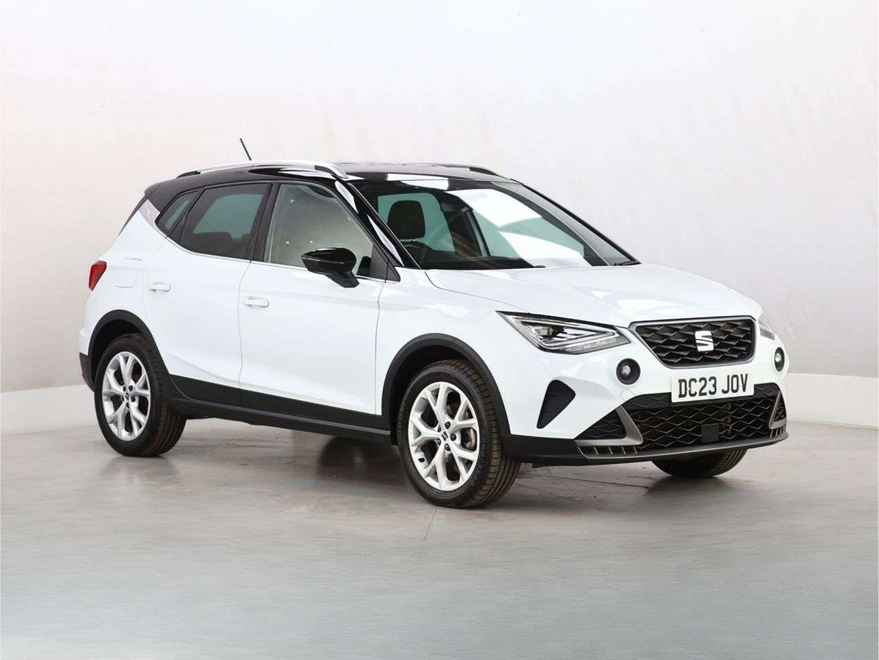 A 2023 SEAT ARONA 1.0 TSI FR SUV 5dr Petrol Manual Euro 6 (s/s) (110 ps) A 2023 SEAT ARONA 1.0 TSI FR SUV 5dr Petrol Manual Euro 6 (s/s) (110 ps)