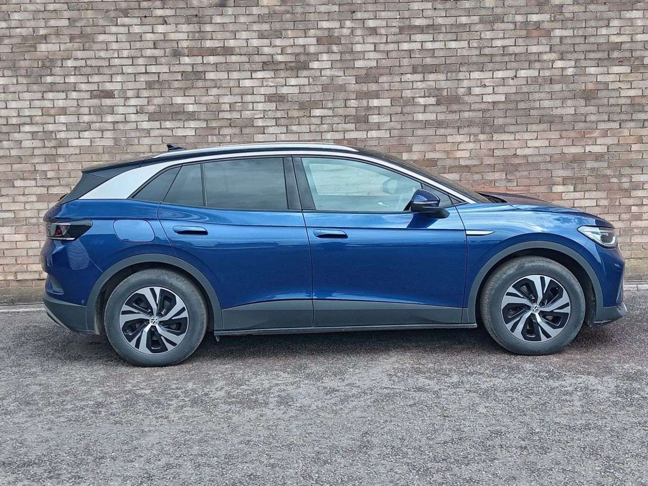 A 2022 VOLKSWAGEN ID4 Pure Performance 52kWh Style SUV 5dr Electric Auto (170 ps) A 2022 VOLKSWAGEN ID4 Pure Performance 52kWh Style SUV 5dr Electric Auto (170 ps)