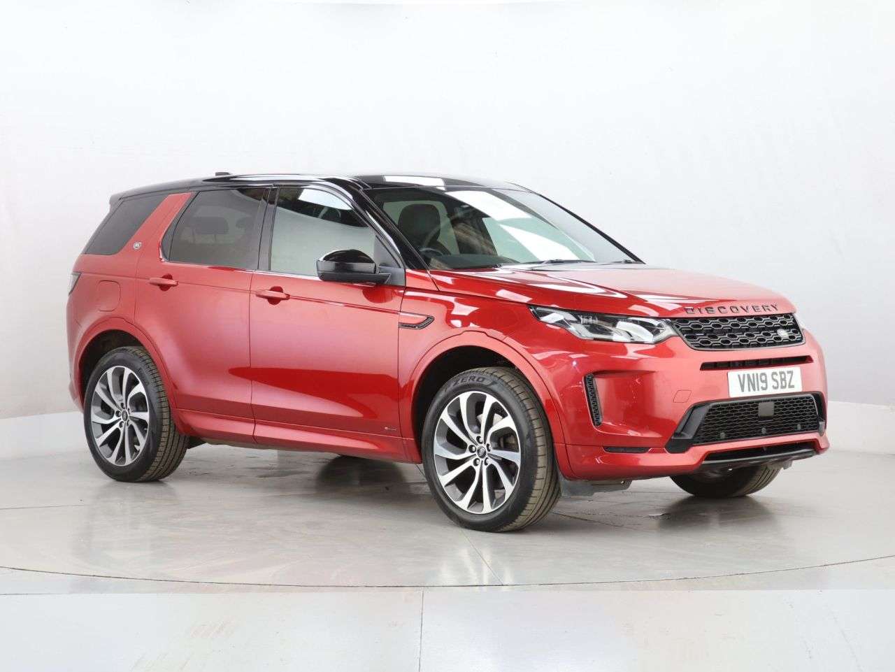 A 2019 LAND ROVER DISCOVERY SPORT 2.0 D180 MHEV R-Dynamic HSE SUV 5dr Diesel Auto 4WD Euro 6 (s/s) (180 ps) A 2019 LAND ROVER DISCOVERY SPORT 2.0 D180 MHEV R-Dynamic HSE SUV 5dr Diesel Auto 4WD Euro 6 (s/s) (180 ps)