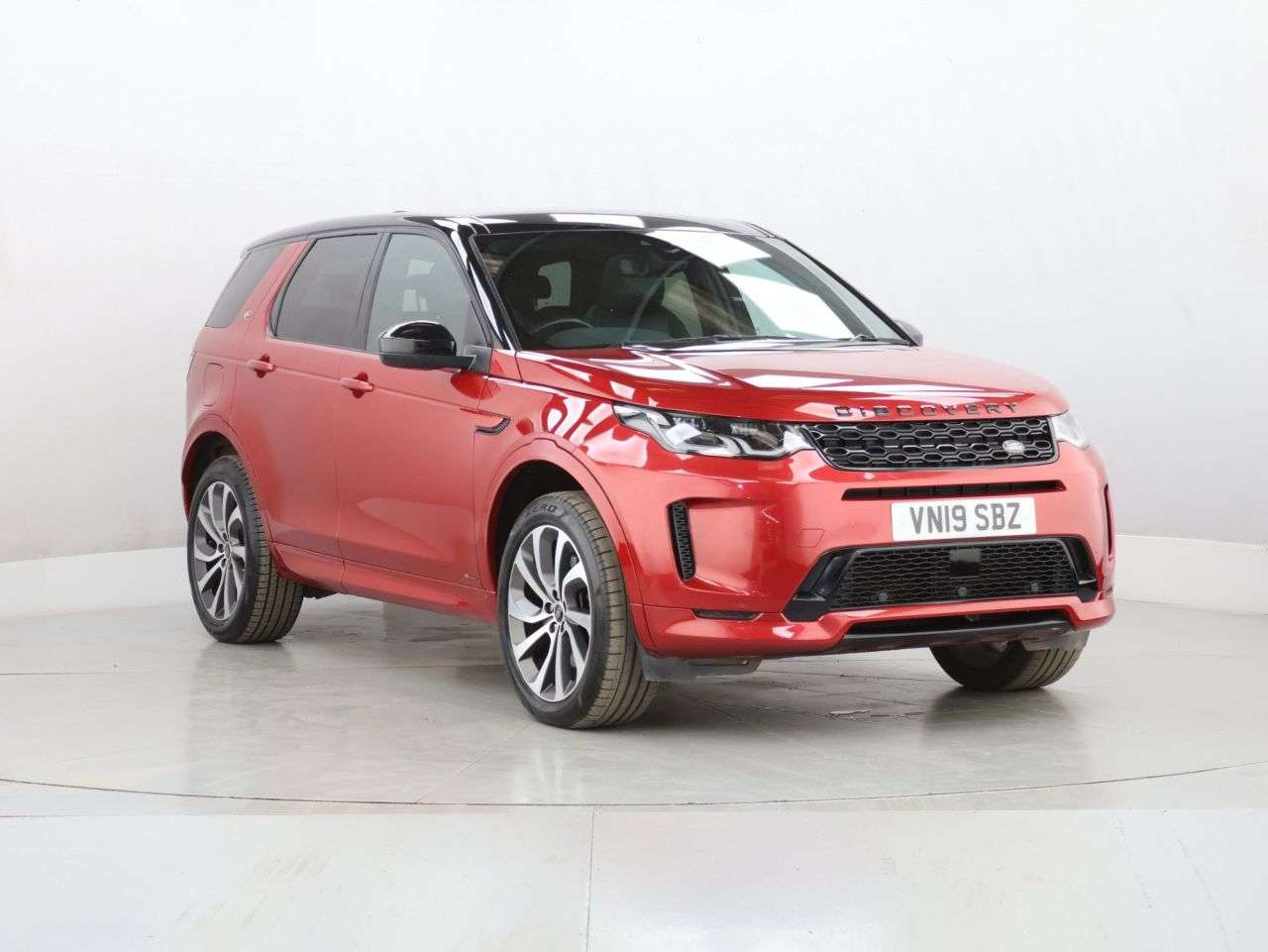 A 2019 LAND ROVER DISCOVERY SPORT 2.0 D180 MHEV R-Dynamic HSE SUV 5dr Diesel Auto 4WD Euro 6 (s/s) (180 ps) A 2019 LAND ROVER DISCOVERY SPORT 2.0 D180 MHEV R-Dynamic HSE SUV 5dr Diesel Auto 4WD Euro 6 (s/s) (180 ps)