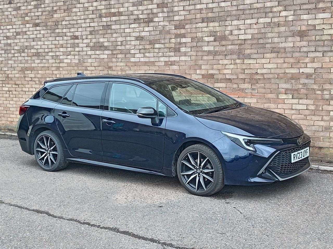 A 2023 TOYOTA COROLLA 1.8 VVT-h GR SPORT Touring Sports 5dr Petrol Hybrid CVT Euro 6 (s/s) (140 p A 2023 TOYOTA COROLLA 1.8 VVT-h GR SPORT Touring Sports 5dr Petrol Hybrid CVT Euro 6 (s/s) (140 p