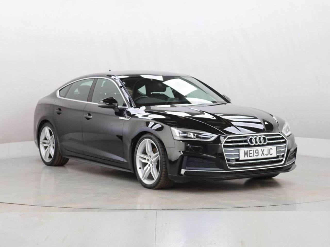 A 2019 AUDI A5 2.0 TFSI 35 S line Sportback 5dr Petrol S Tronic Euro 6 (s/s) (150 ps) A 2019 AUDI A5 2.0 TFSI 35 S line Sportback 5dr Petrol S Tronic Euro 6 (s/s) (150 ps)