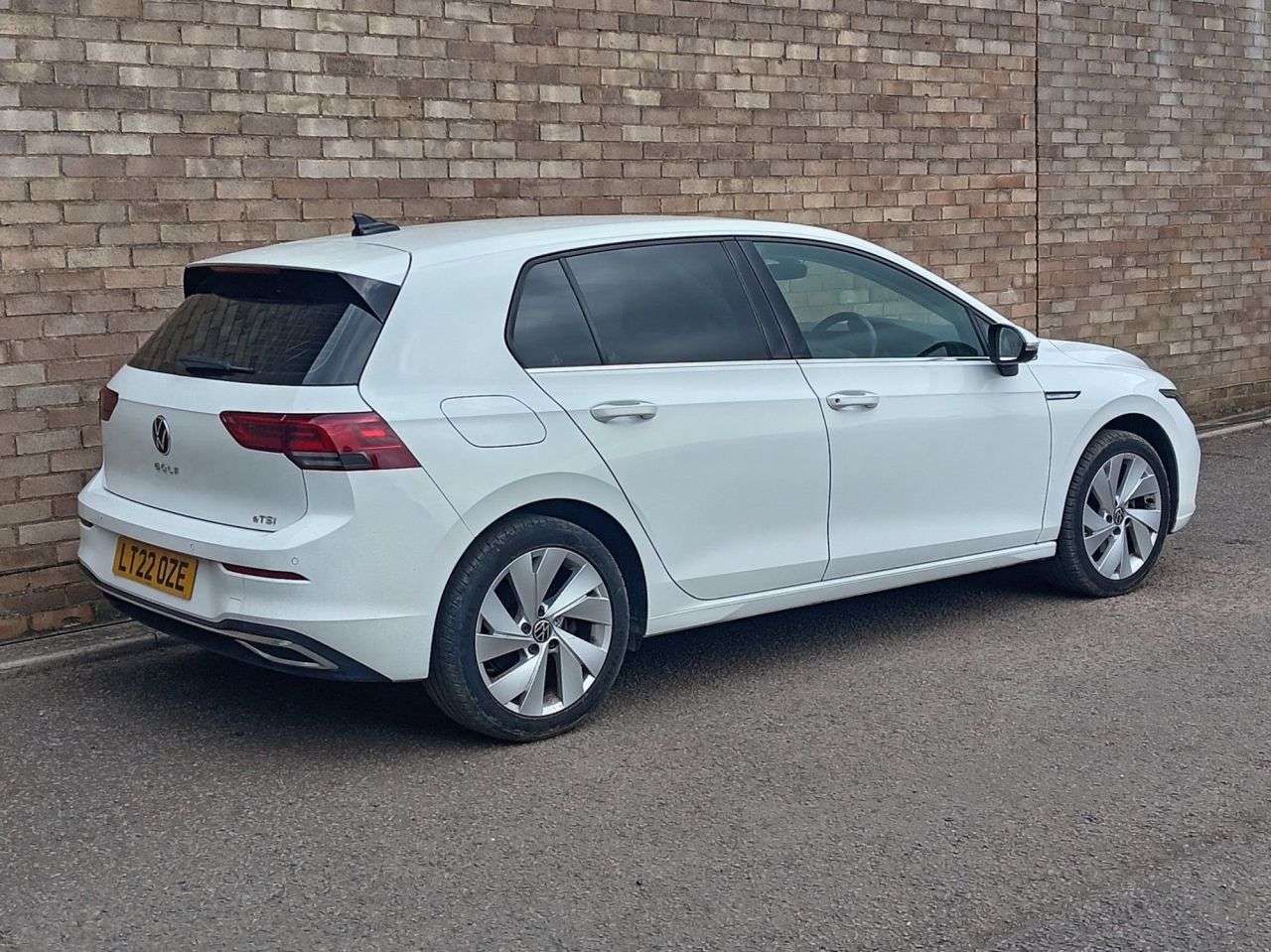 A 2022 VOLKSWAGEN GOLF 1.5 eTSI MHEV Style Hatchback 5dr Petrol Hybrid DSG Euro 6 (s/s) (150 ps) A 2022 VOLKSWAGEN GOLF 1.5 eTSI MHEV Style Hatchback 5dr Petrol Hybrid DSG Euro 6 (s/s) (150 ps)