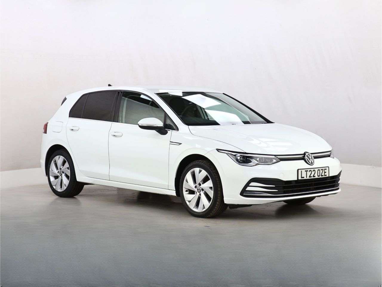 A 2022 VOLKSWAGEN GOLF 1.5 eTSI MHEV Style Hatchback 5dr Petrol Hybrid DSG Euro 6 (s/s) (150 ps) A 2022 VOLKSWAGEN GOLF 1.5 eTSI MHEV Style Hatchback 5dr Petrol Hybrid DSG Euro 6 (s/s) (150 ps)