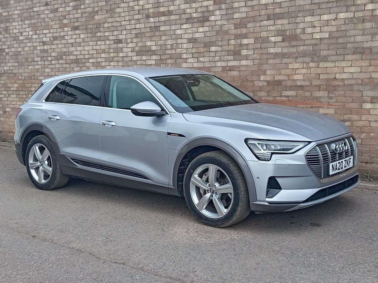 A 2020 AUDI E-TRON 50 Technik SUV 5dr Electric Auto quattro 71.2kWh (313 ps) A 2020 AUDI E-TRON 50 Technik SUV 5dr Electric Auto quattro 71.2kWh (313 ps)