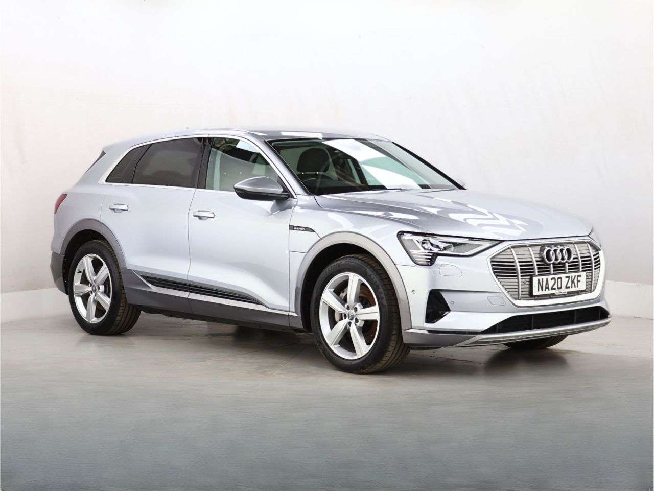 A 2020 AUDI E-TRON 50 Technik SUV 5dr Electric Auto quattro 71.2kWh (313 ps) A 2020 AUDI E-TRON 50 Technik SUV 5dr Electric Auto quattro 71.2kWh (313 ps)