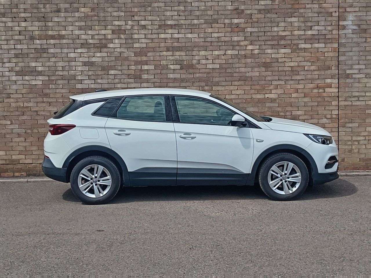 A 2018 VAUXHALL GRANDLAND X 1.2 Turbo SE SUV 5dr Petrol Manual Euro 6 (s/s) (130 ps) A 2018 VAUXHALL GRANDLAND X 1.2 Turbo SE SUV 5dr Petrol Manual Euro 6 (s/s) (130 ps)