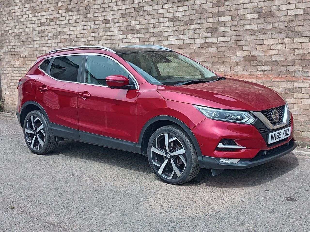 A 2019 NISSAN QASHQAI 1.3 DIG-T Tekna SUV 5dr Petrol Manual Euro 6 (s/s) (140 ps) A 2019 NISSAN QASHQAI 1.3 DIG-T Tekna SUV 5dr Petrol Manual Euro 6 (s/s) (140 ps)