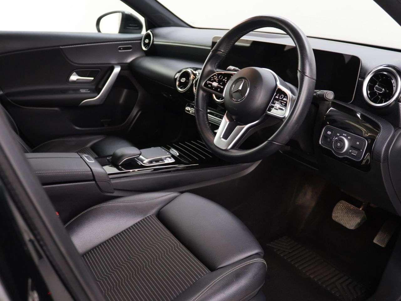 2018 MERCEDES-BENZ A CLASS 2018 MERCEDES-BENZ A CLASS