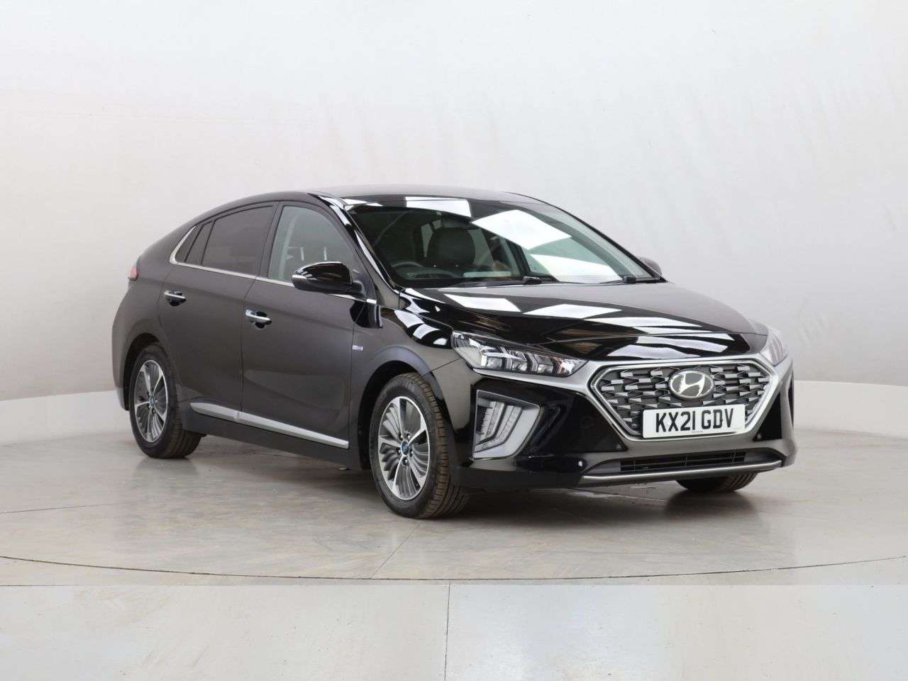 A 2021 HYUNDAI IONIQ 1.6 h-GDi 8.9kWh Premium SE Hatchback 5dr Petrol Plug-in Hybrid DCT Euro 6 A 2021 HYUNDAI IONIQ 1.6 h-GDi 8.9kWh Premium SE Hatchback 5dr Petrol Plug-in Hybrid DCT Euro 6