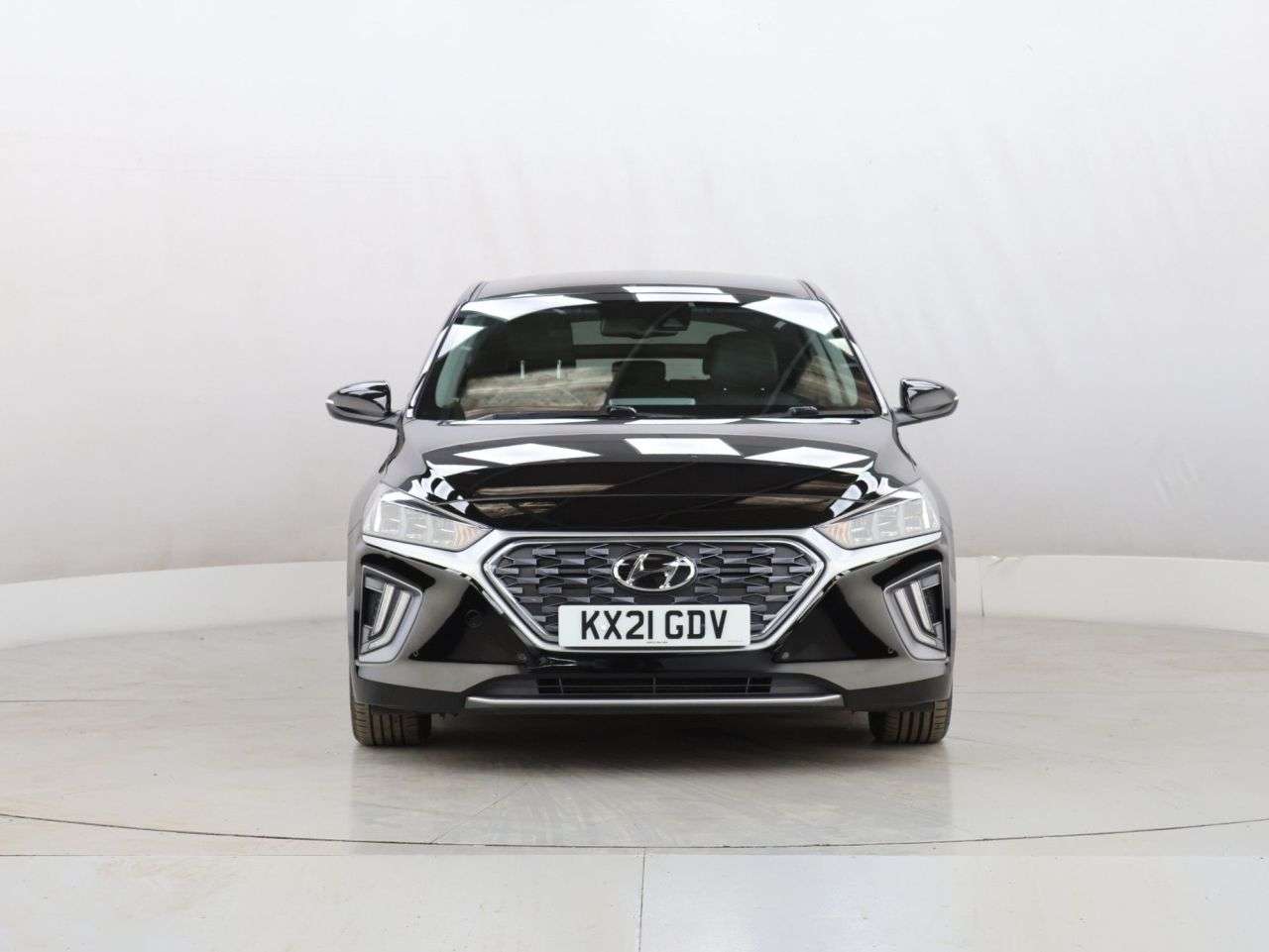 A 2021 HYUNDAI IONIQ 1.6 h-GDi 8.9kWh Premium SE Hatchback 5dr Petrol Plug-in Hybrid DCT Euro 6 A 2021 HYUNDAI IONIQ 1.6 h-GDi 8.9kWh Premium SE Hatchback 5dr Petrol Plug-in Hybrid DCT Euro 6