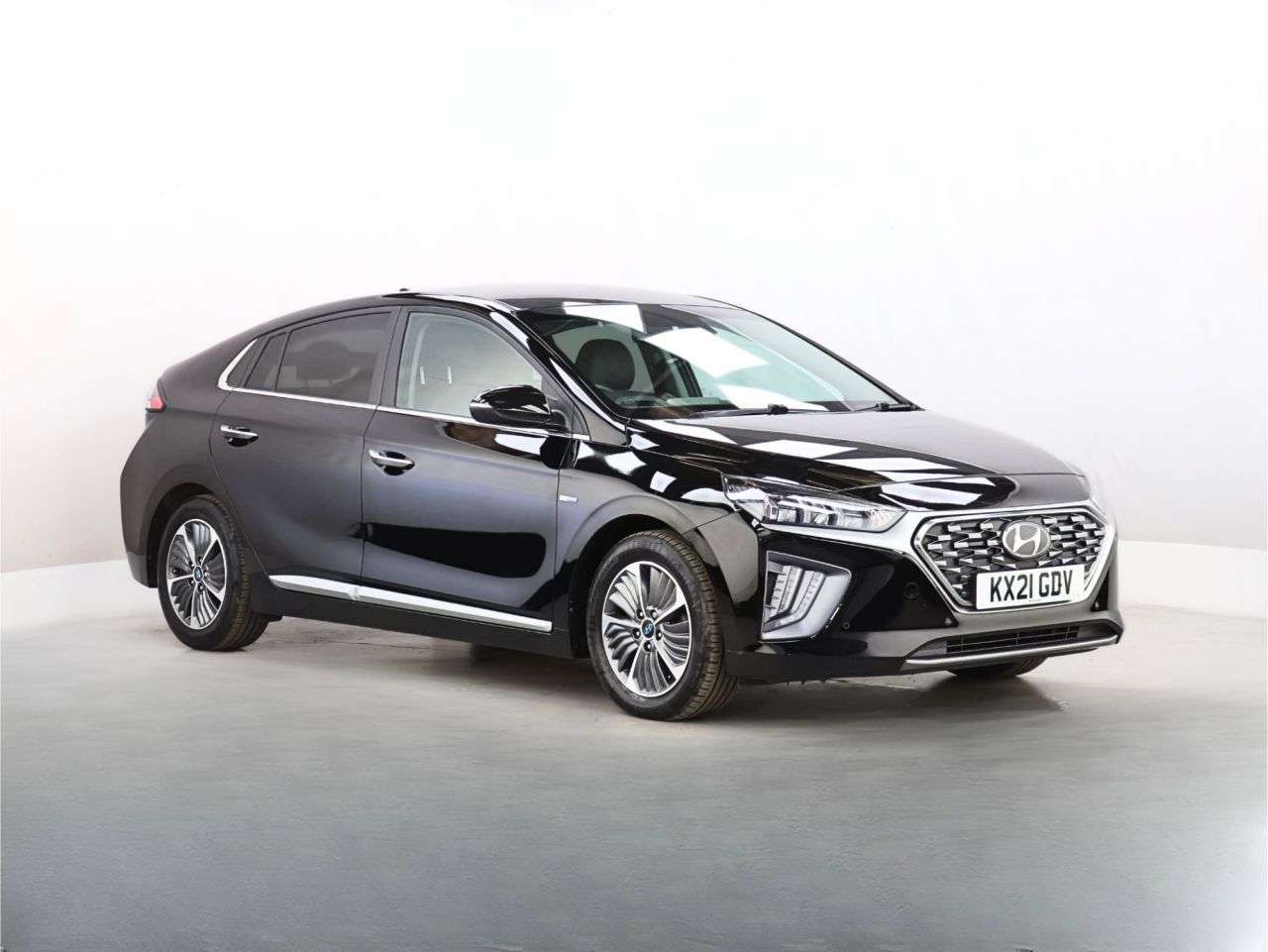 A 2021 HYUNDAI IONIQ 1.6 h-GDi 8.9kWh Premium SE Hatchback 5dr Petrol Plug-in Hybrid DCT Euro 6 A 2021 HYUNDAI IONIQ 1.6 h-GDi 8.9kWh Premium SE Hatchback 5dr Petrol Plug-in Hybrid DCT Euro 6