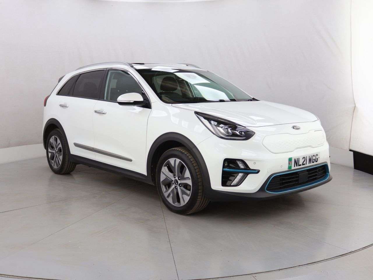 A 2021 KIA NIRO 64kWh 4+ SUV 5dr Electric Auto (201 bhp) A 2021 KIA NIRO 64kWh 4+ SUV 5dr Electric Auto (201 bhp)