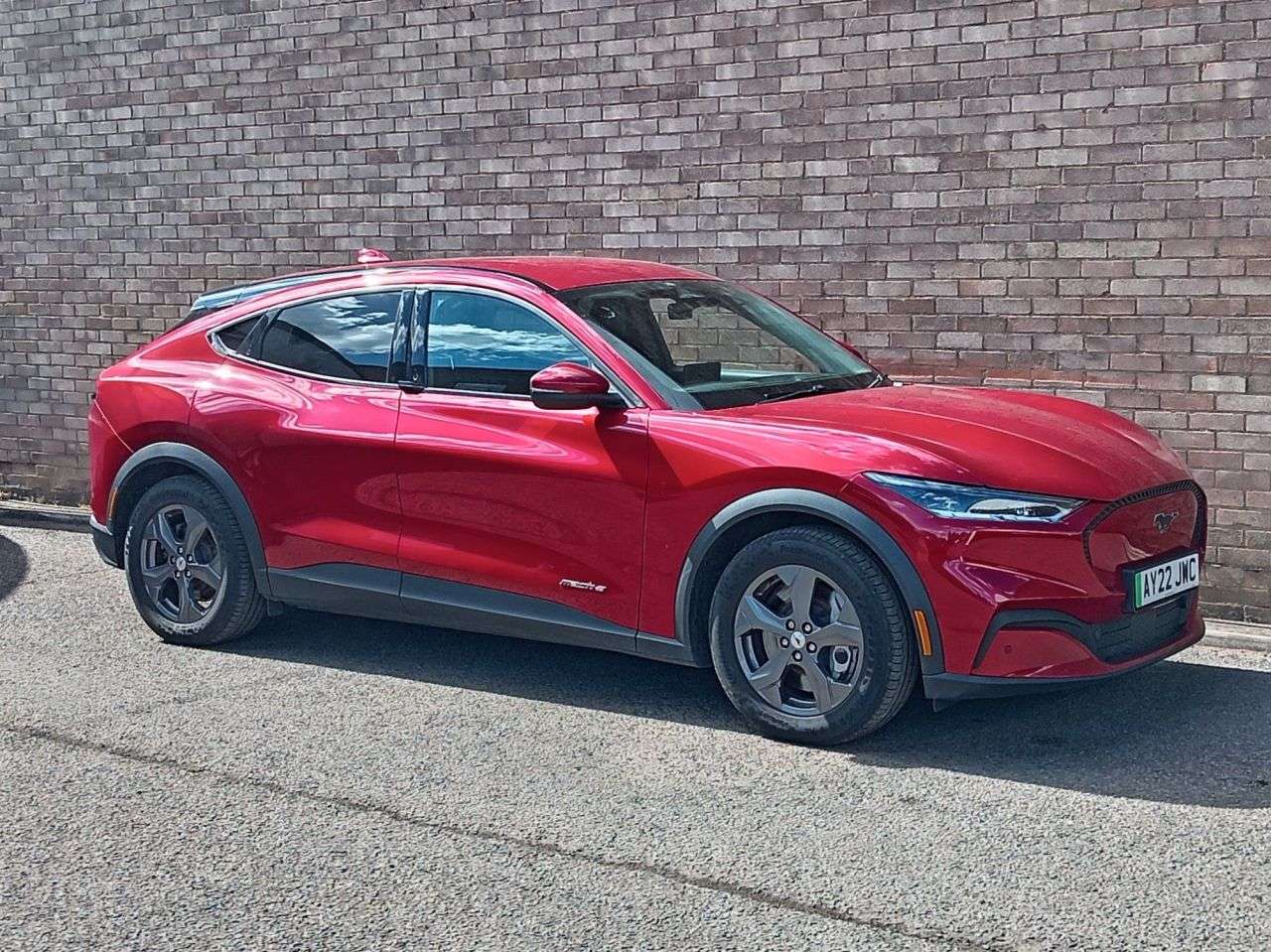A 2022 FORD MUSTANG MACH-E Standard Range 70kWh SUV 5dr Electric Automatic (269 ps) A 2022 FORD MUSTANG MACH-E Standard Range 70kWh SUV 5dr Electric Automatic (269 ps)