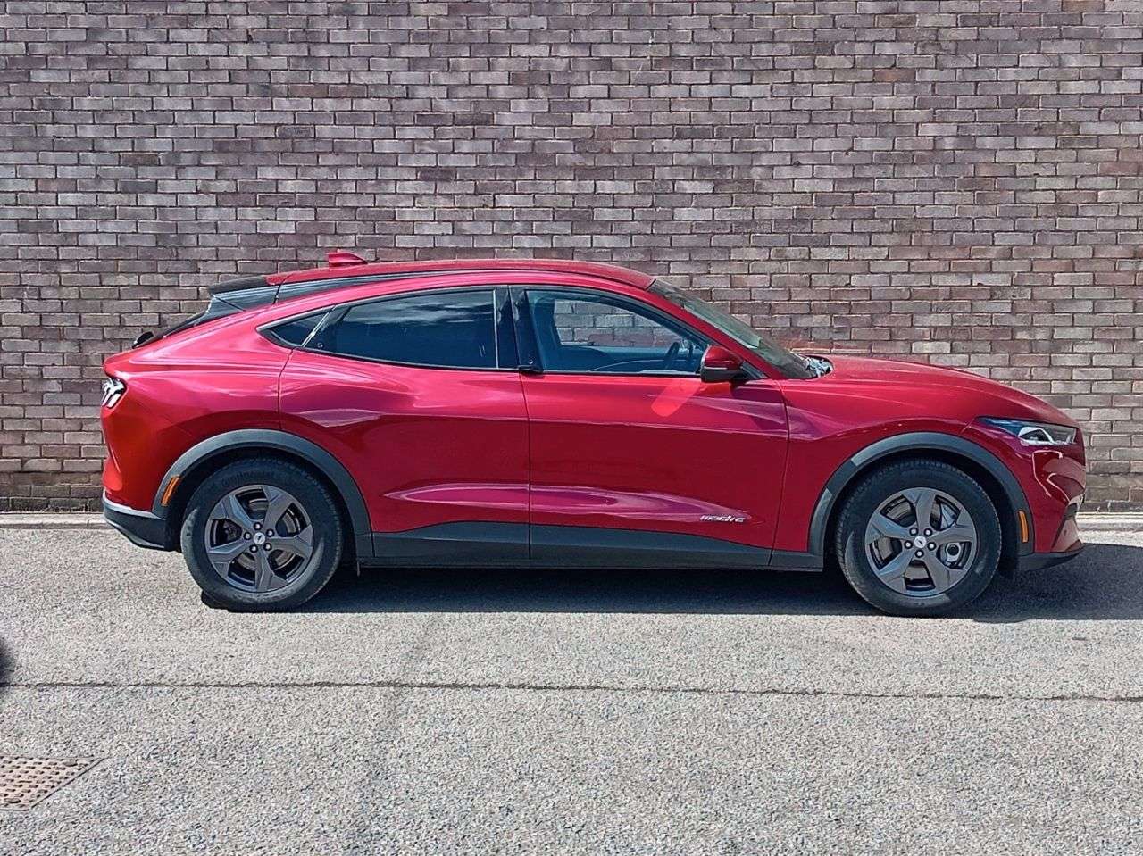A 2022 FORD MUSTANG MACH-E Standard Range 70kWh SUV 5dr Electric Automatic (269 ps) A 2022 FORD MUSTANG MACH-E Standard Range 70kWh SUV 5dr Electric Automatic (269 ps)
