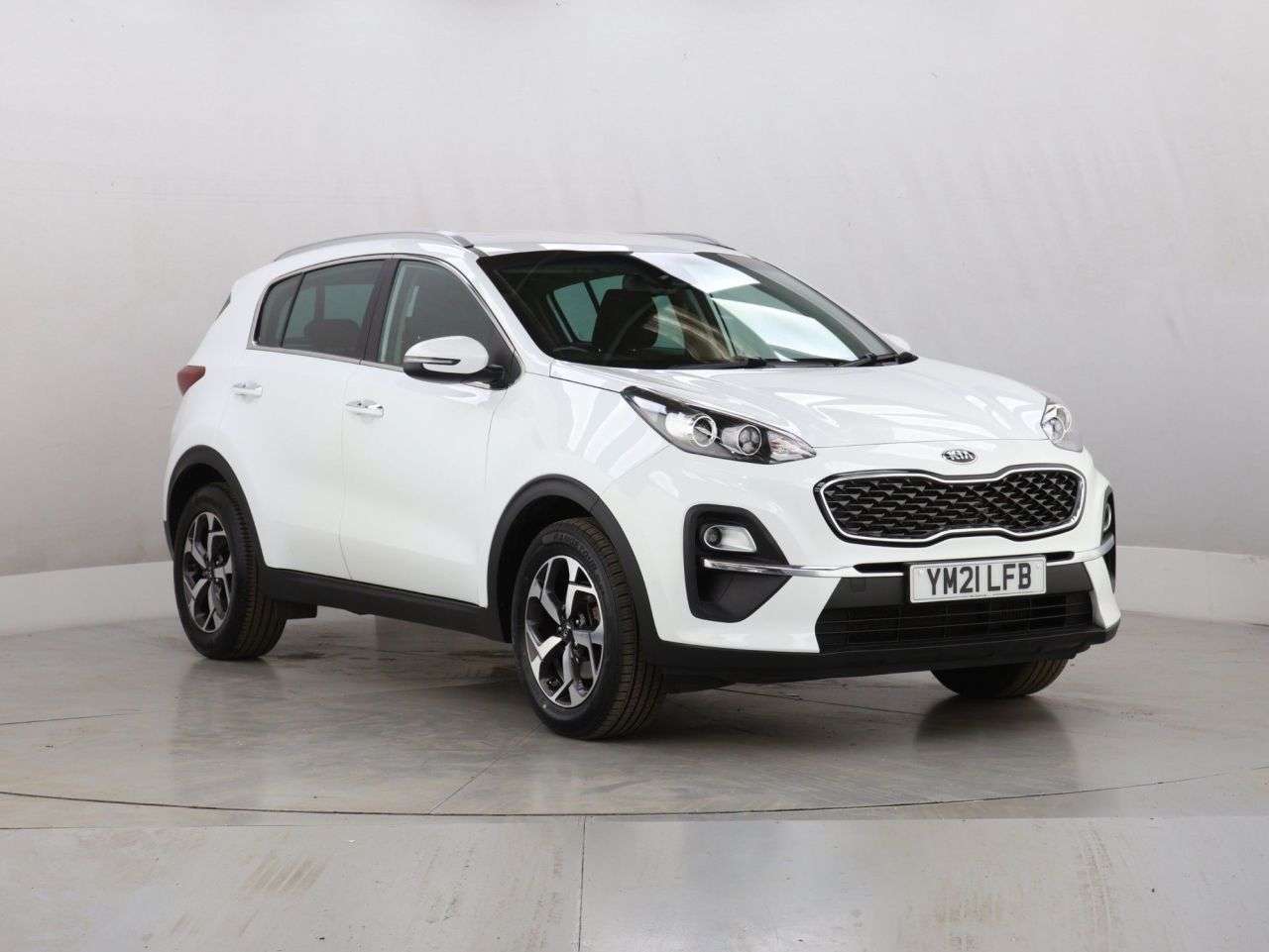 A 2021 KIA SPORTAGE 1.6 CRDi MHEV 2 SUV 5dr Diesel Hybrid DCT Euro 6 (s/s) (134 bhp) A 2021 KIA SPORTAGE 1.6 CRDi MHEV 2 SUV 5dr Diesel Hybrid DCT Euro 6 (s/s) (134 bhp)