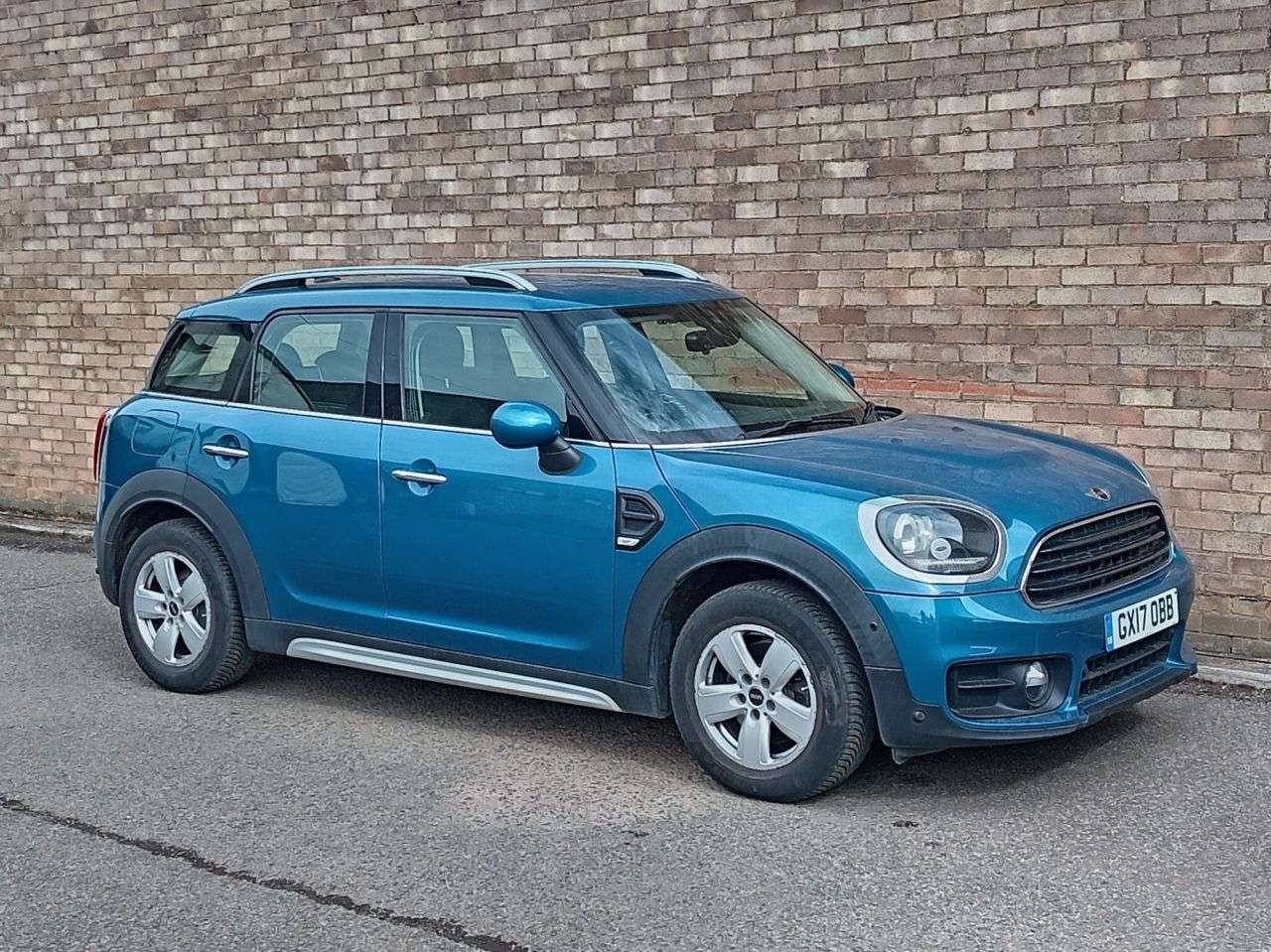 A 2017 MINI COUNTRYMAN 2.0 Cooper D SUV 5dr Diesel Auto Euro 6 (s/s) (150 ps) A 2017 MINI COUNTRYMAN 2.0 Cooper D SUV 5dr Diesel Auto Euro 6 (s/s) (150 ps)