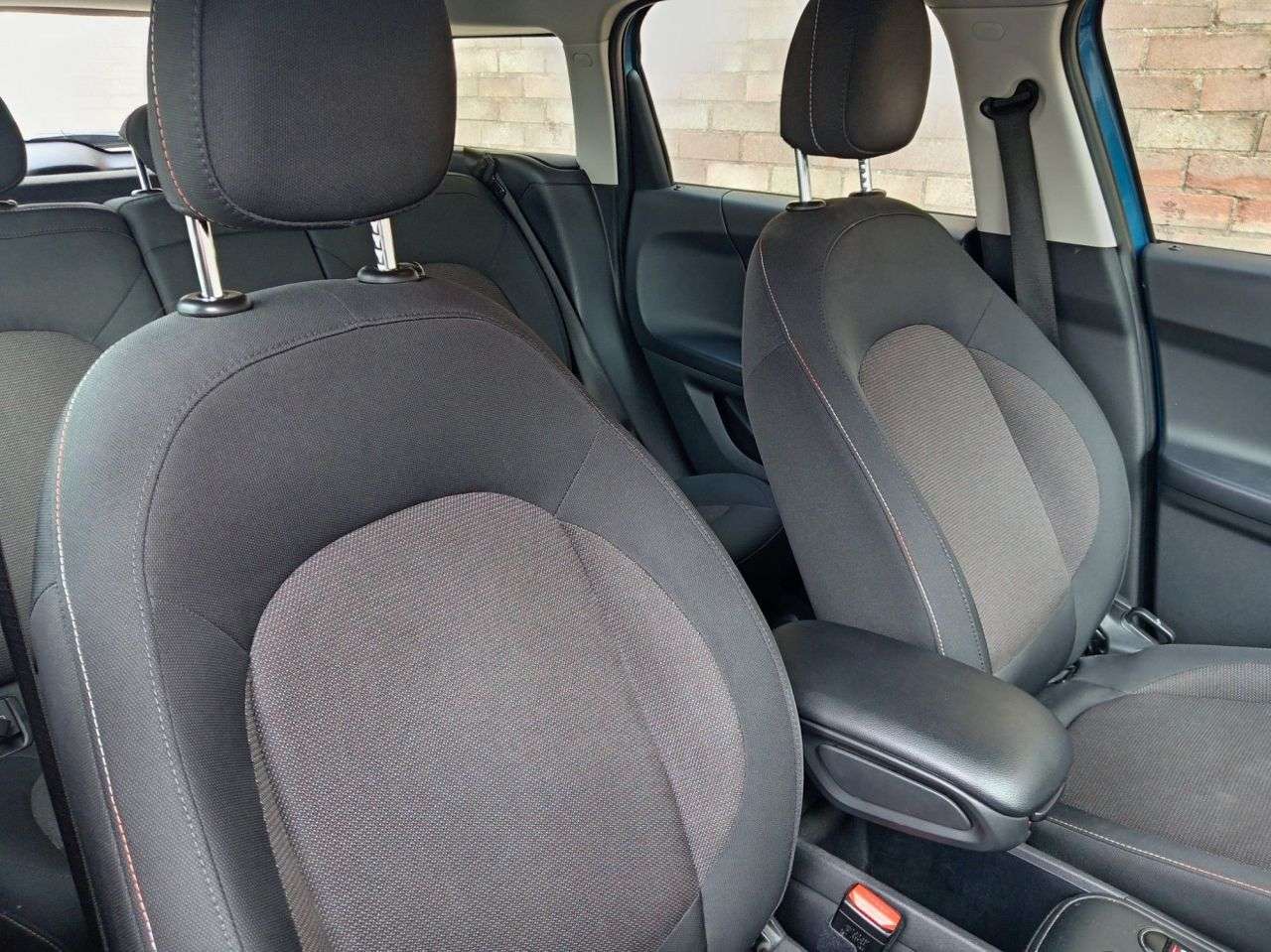 A 2017 MINI COUNTRYMAN 2.0 Cooper D SUV 5dr Diesel Auto Euro 6 (s/s) (150 ps) A 2017 MINI COUNTRYMAN 2.0 Cooper D SUV 5dr Diesel Auto Euro 6 (s/s) (150 ps)