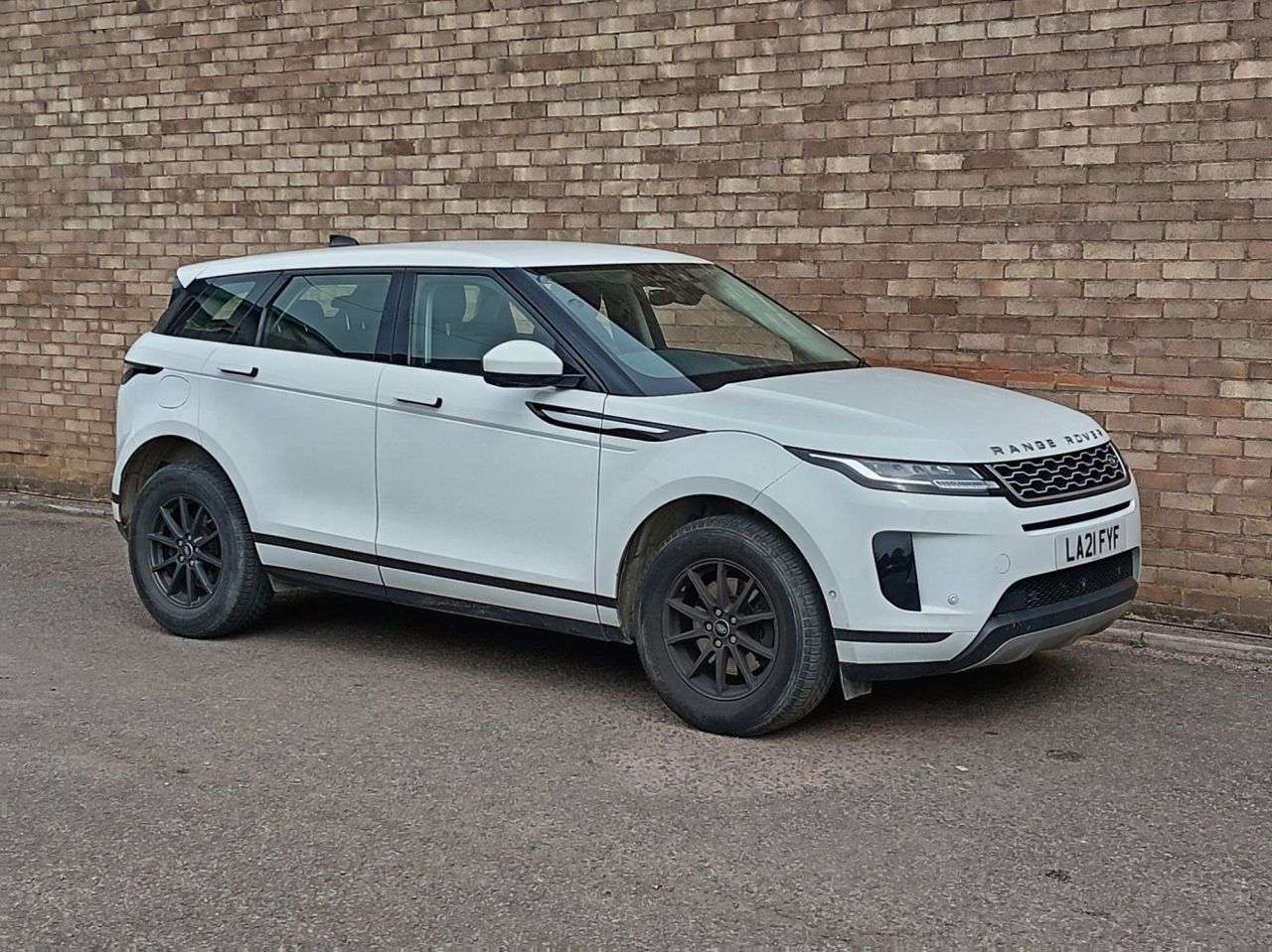 A 2021 LAND ROVER RANGE ROVER EVOQUE 2.0 D165 SUV 5dr Diesel Manual FWD Euro 6 (s/s) (163 ps) A 2021 LAND ROVER RANGE ROVER EVOQUE 2.0 D165 SUV 5dr Diesel Manual FWD Euro 6 (s/s) (163 ps)