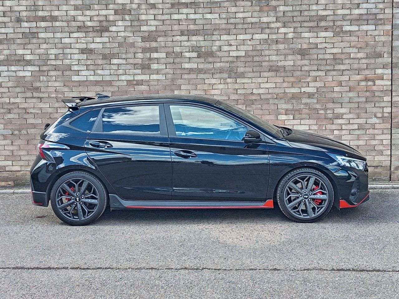 A 2023 HYUNDAI I20 1.6 T-GDi N Hatchback 5dr Petrol Manual Euro 6 (s/s) (204 ps) A 2023 HYUNDAI I20 1.6 T-GDi N Hatchback 5dr Petrol Manual Euro 6 (s/s) (204 ps)
