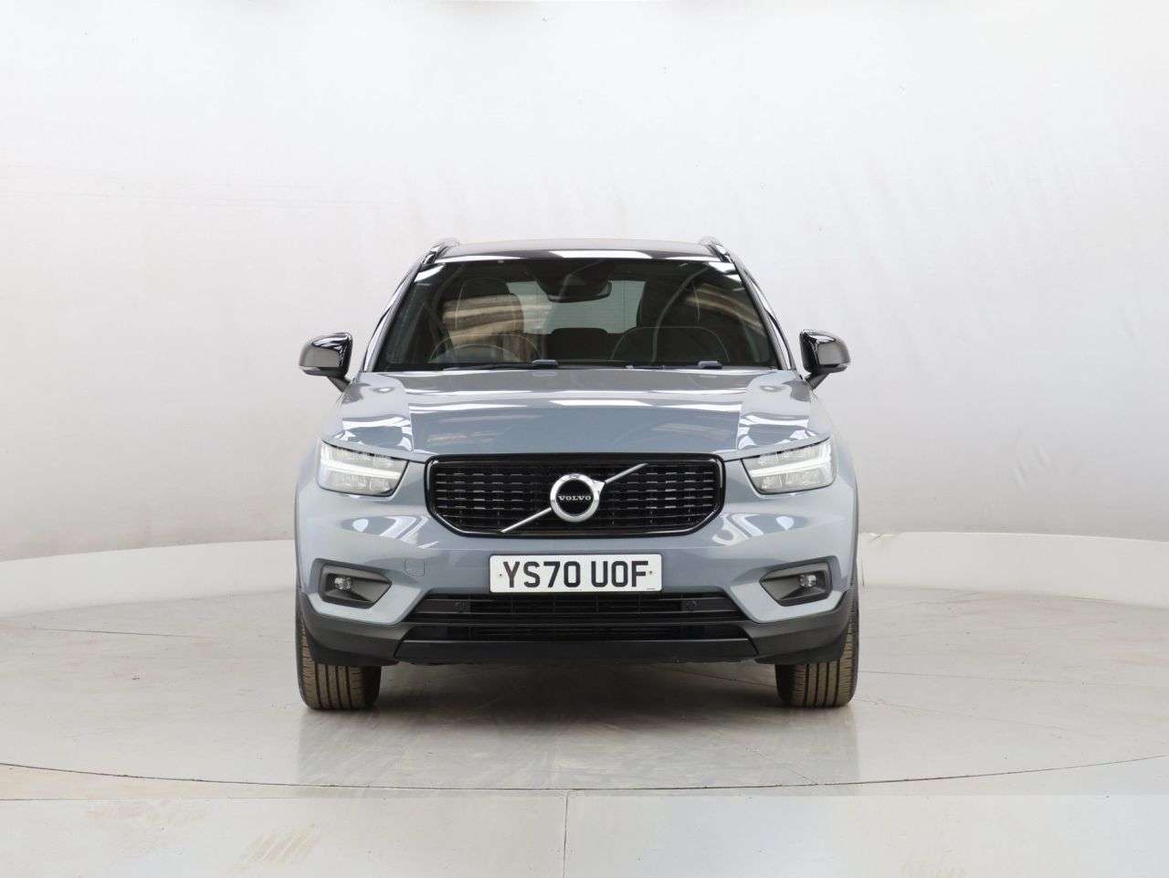 A 2021 VOLVO XC40 1.5 T3 R-Design SUV 5dr Petrol Manual Euro 6 (s/s) (163 ps) A 2021 VOLVO XC40 1.5 T3 R-Design SUV 5dr Petrol Manual Euro 6 (s/s) (163 ps)