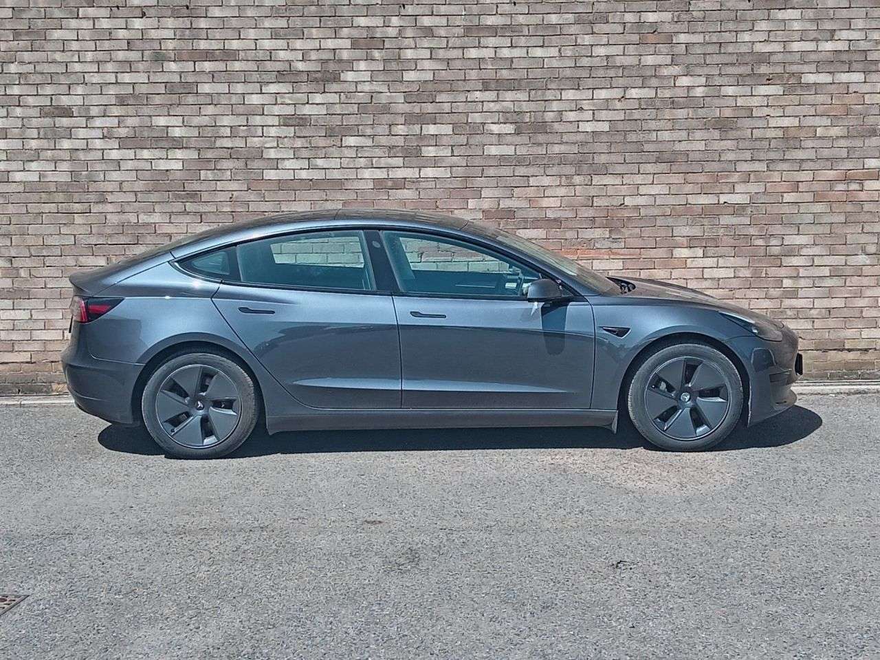 A 2023 TESLA MODEL 3 Saloon 4dr Electric Auto RWD (241 bhp) A 2023 TESLA MODEL 3 Saloon 4dr Electric Auto RWD (241 bhp)