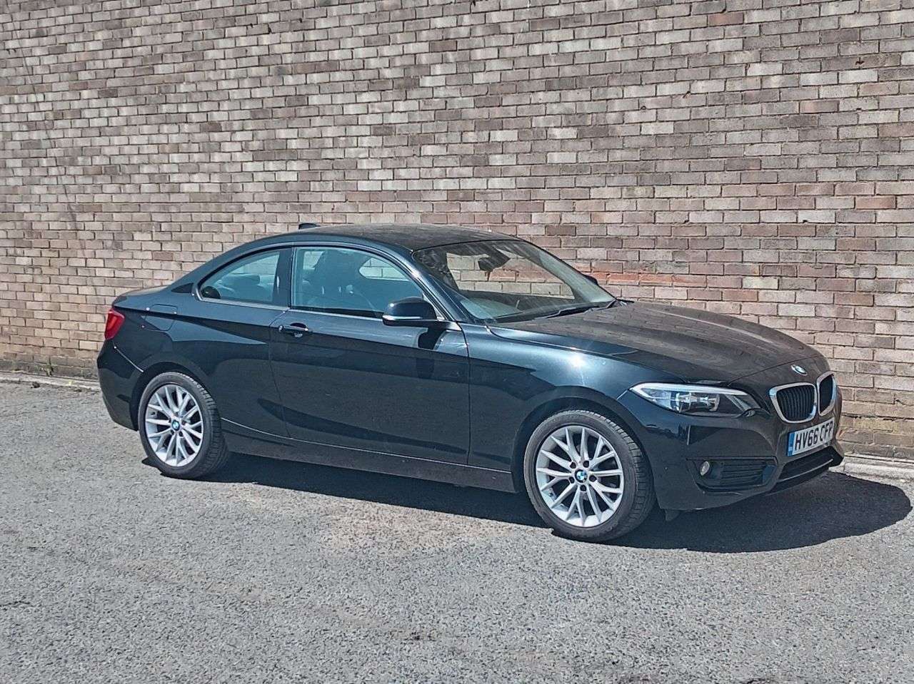 A 2016 BMW 2 SERIES 1.5 218i SE Coupe 2dr Petrol Manual Euro 6 (s/s) (136 ps) A 2016 BMW 2 SERIES 1.5 218i SE Coupe 2dr Petrol Manual Euro 6 (s/s) (136 ps)
