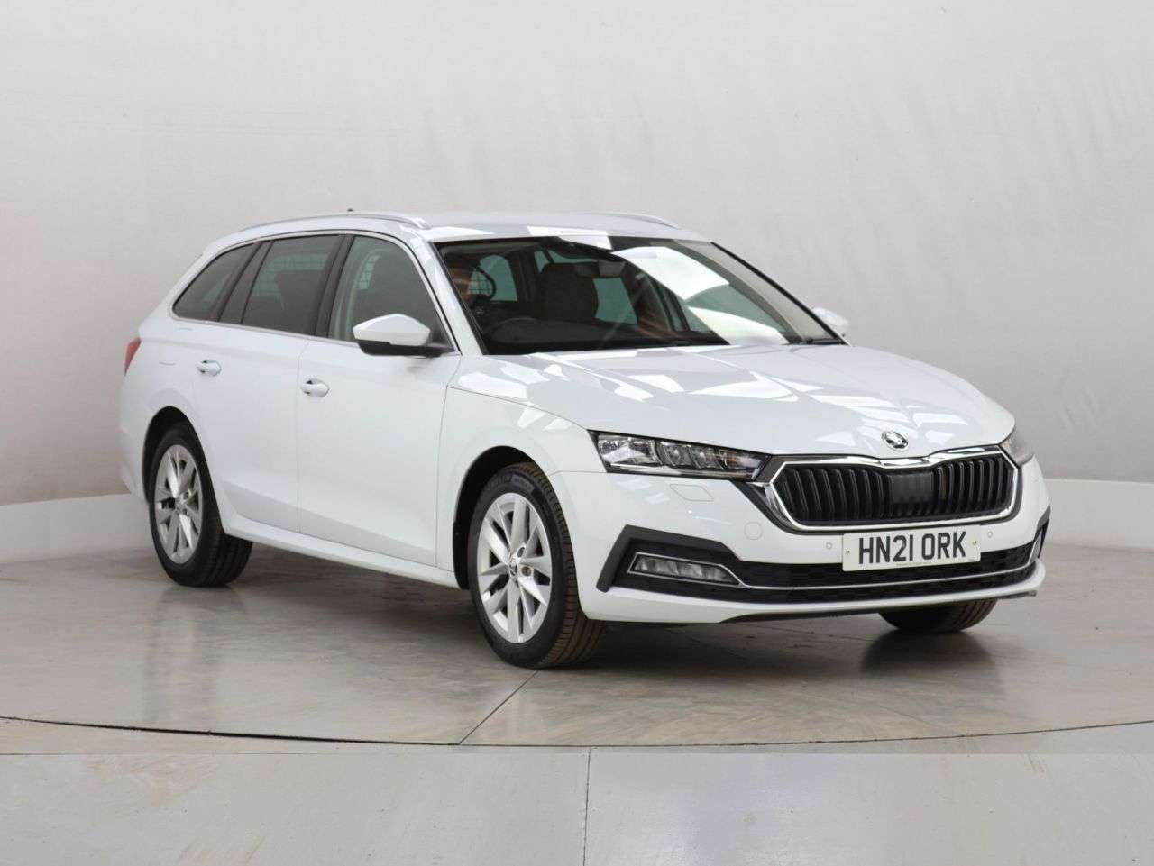 A 2021 SKODA OCTAVIA 2.0 TDI SE L Estate 5dr Diesel DSG Euro 6 (s/s) (116 ps) A 2021 SKODA OCTAVIA 2.0 TDI SE L Estate 5dr Diesel DSG Euro 6 (s/s) (116 ps)