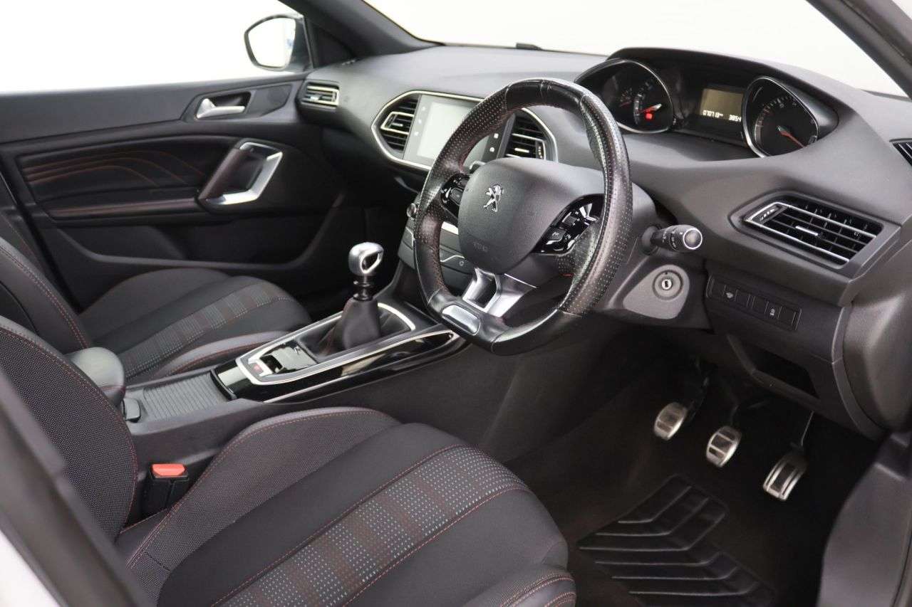 2017 PEUGEOT 308 2017 PEUGEOT 308