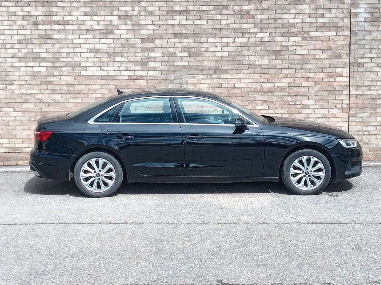 A 2022 AUDI A4 2.0 TFSI 35 Technik Saloon 4dr Petrol S Tronic Euro 6 (s/s) (150 ps) A 2022 AUDI A4 2.0 TFSI 35 Technik Saloon 4dr Petrol S Tronic Euro 6 (s/s) (150 ps)