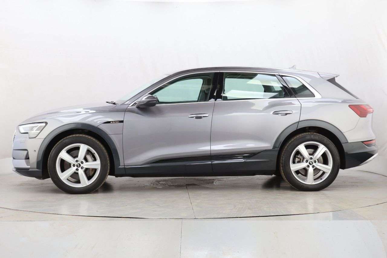 2021 AUDI E-TRON 2021 AUDI E-TRON