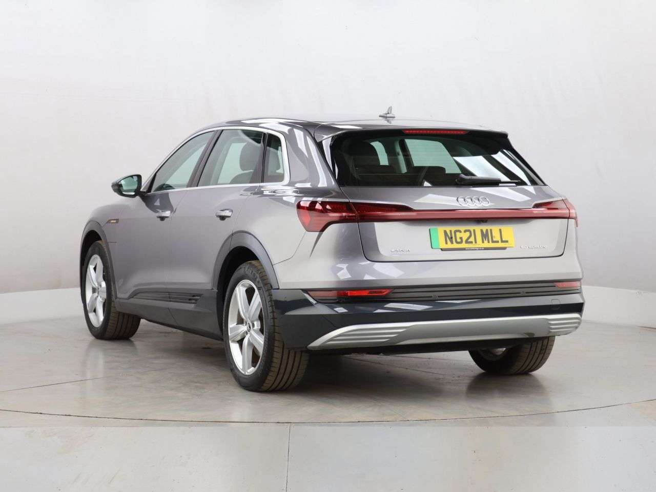 2021 AUDI E-TRON 2021 AUDI E-TRON